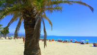 Apartment hotel vue mer à 100 mètres des plages étage 5 - Ferienwohnung