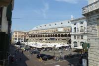 PadovaResidence Apartments - vista Piazza delle Erbe e Palazzo della Ragione - B&B Padova