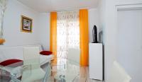 Appartamento con 2 Camere da Letto, Balcone e Vista mare