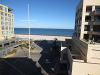 Deluxe Two-Bedroom Apartment with Marina View