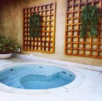 Suite with Pool & Mountain View