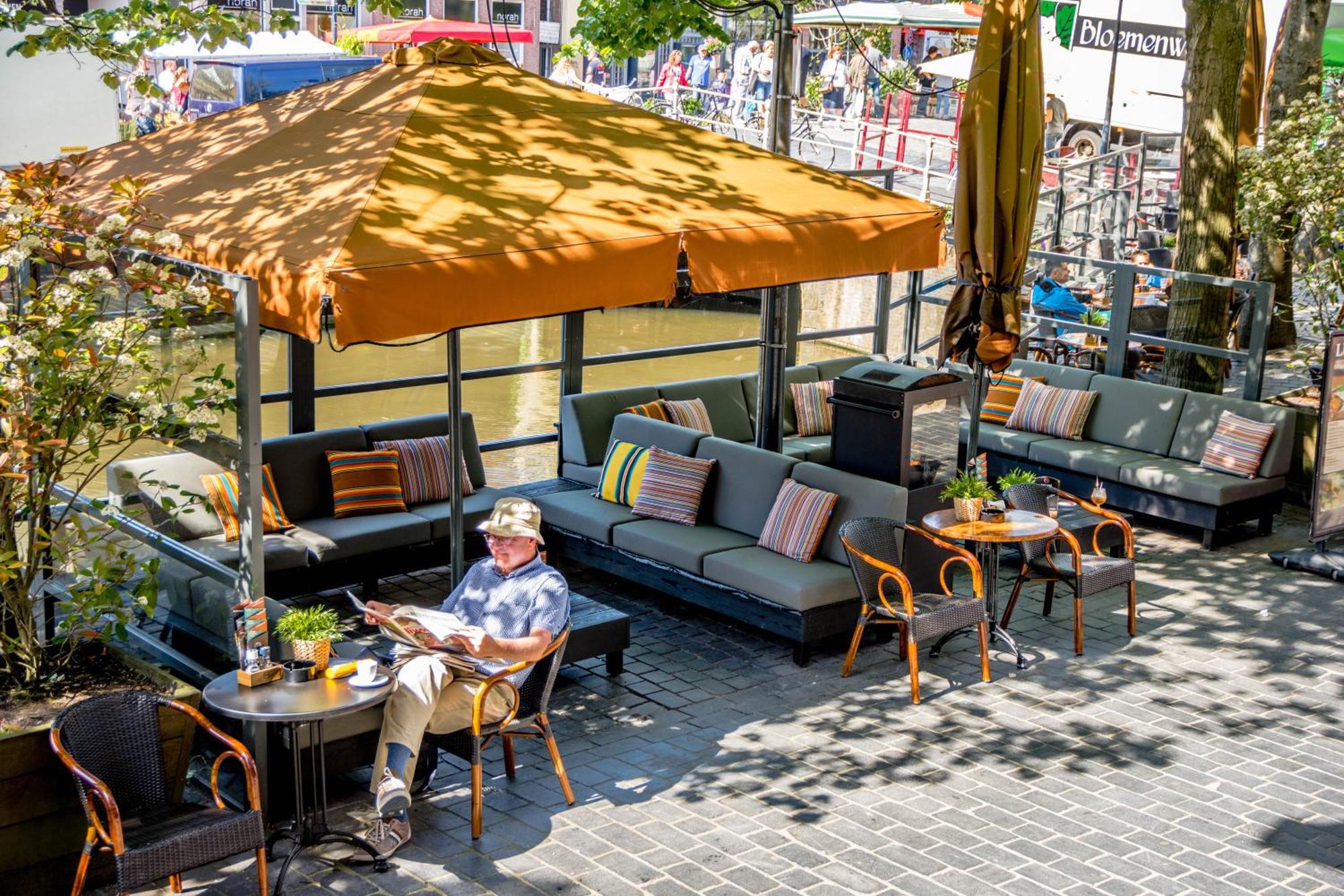 4. Oranje Hotel Leeuwarden