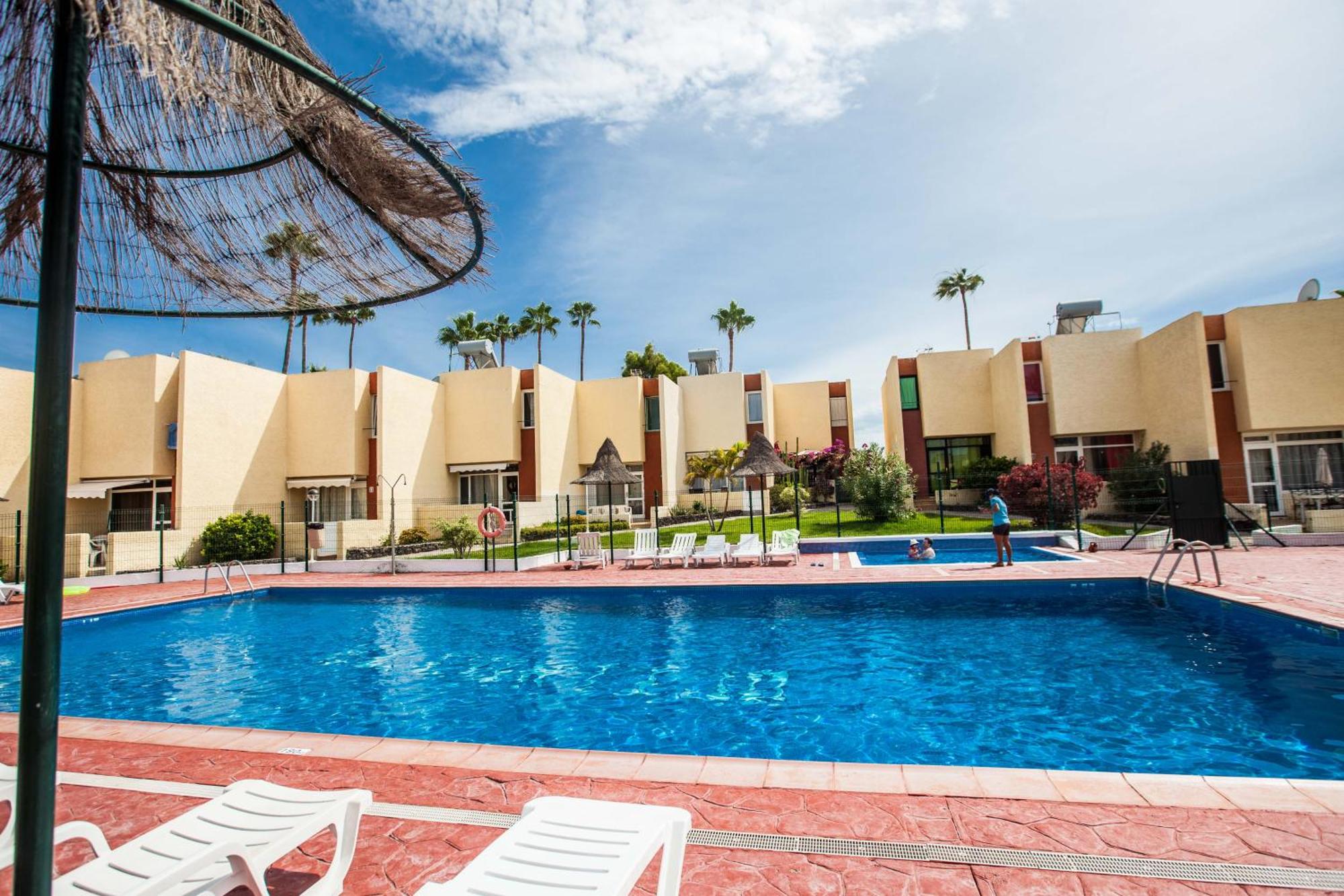 El Cortijo Sunny Duplex Heated Pool Parking