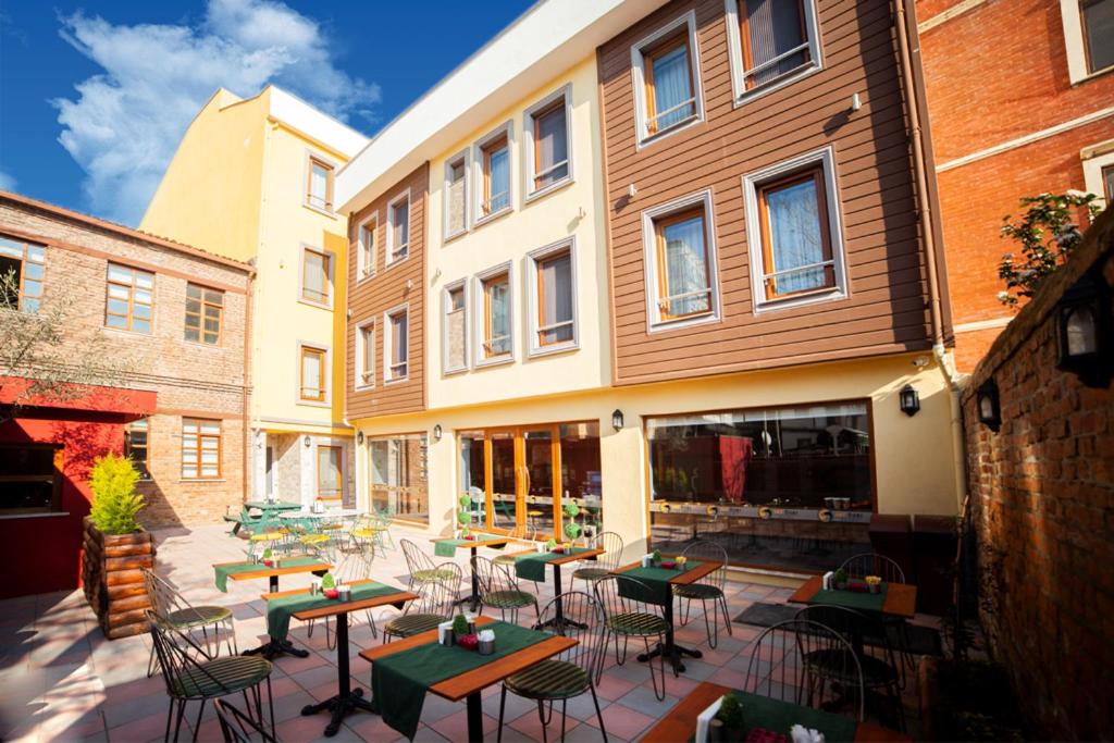 3. Set Ozer Hotel