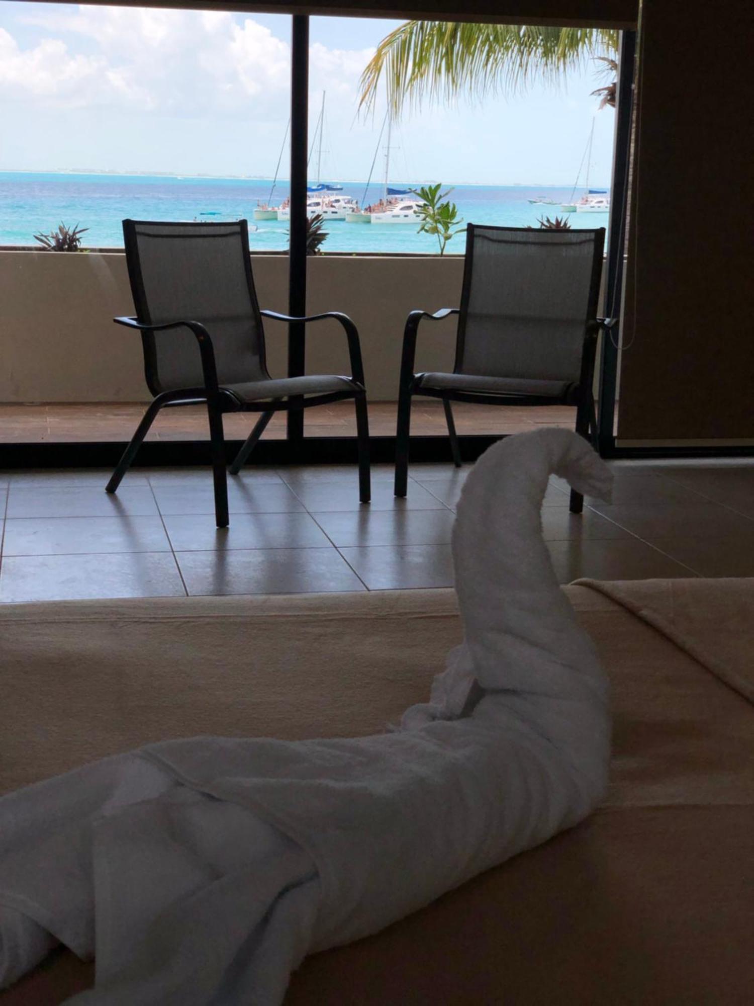 Cuxos Hotel Beachfront, foto 13