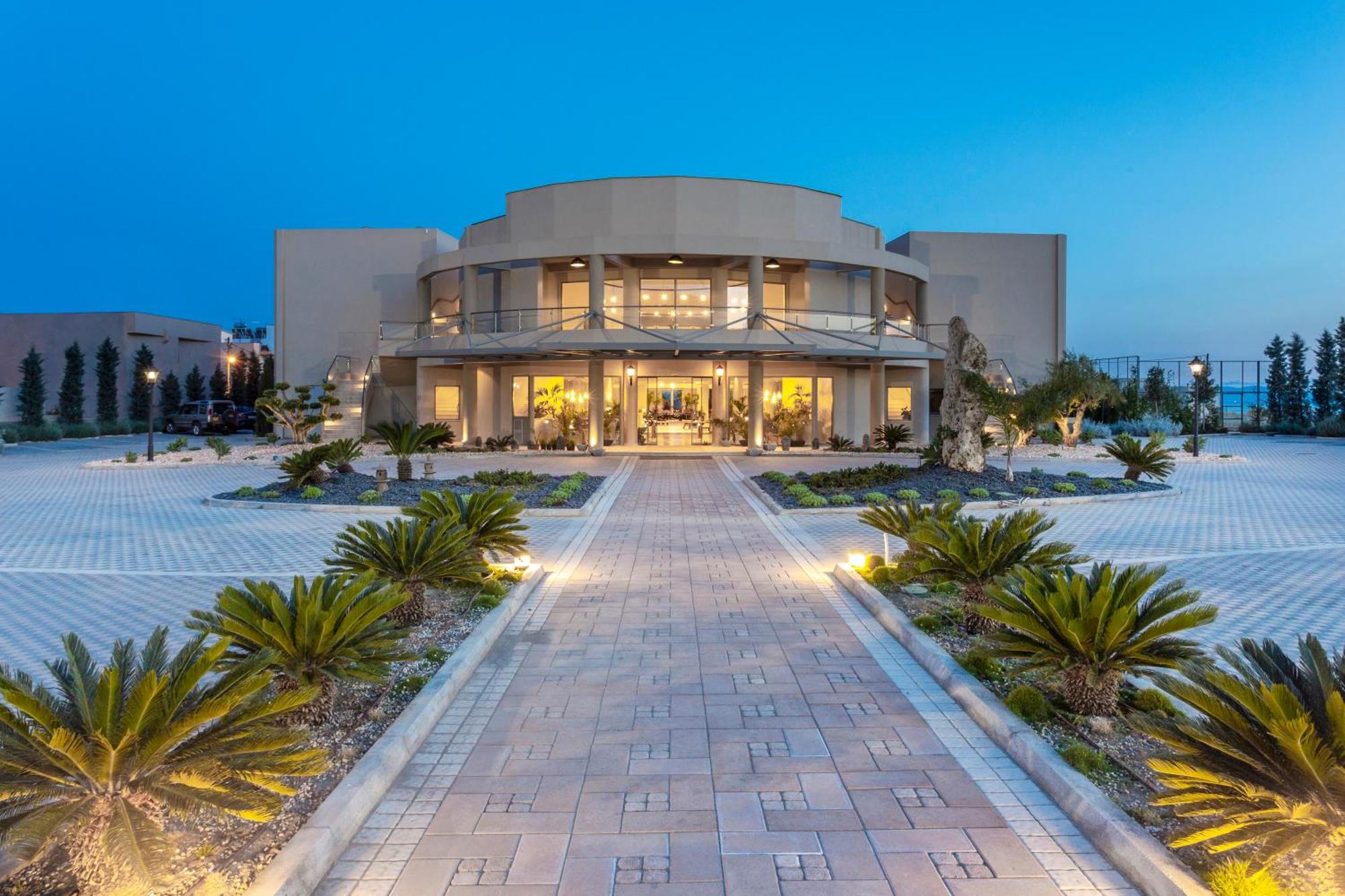 8. Elysian Luxury Hotel And Spa