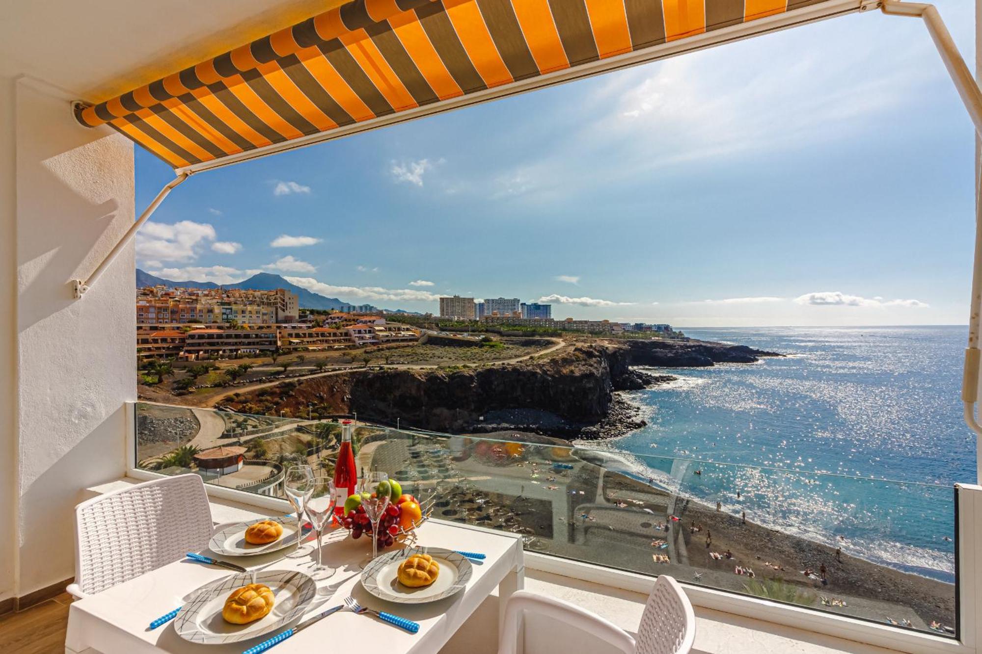 Amazing view WIFI by Olax Rentals