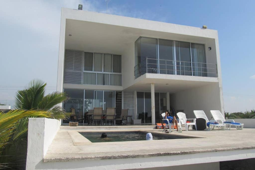 Designer´s House Beach Front Superb Ocean View Hi Speed WiFi
