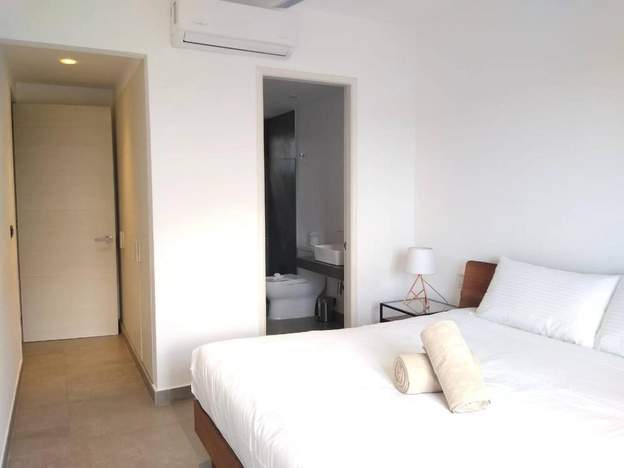 Private Roof w Plunge Pool, Brand New 2 Br Penthouse for 6 sleeps, imagen 5