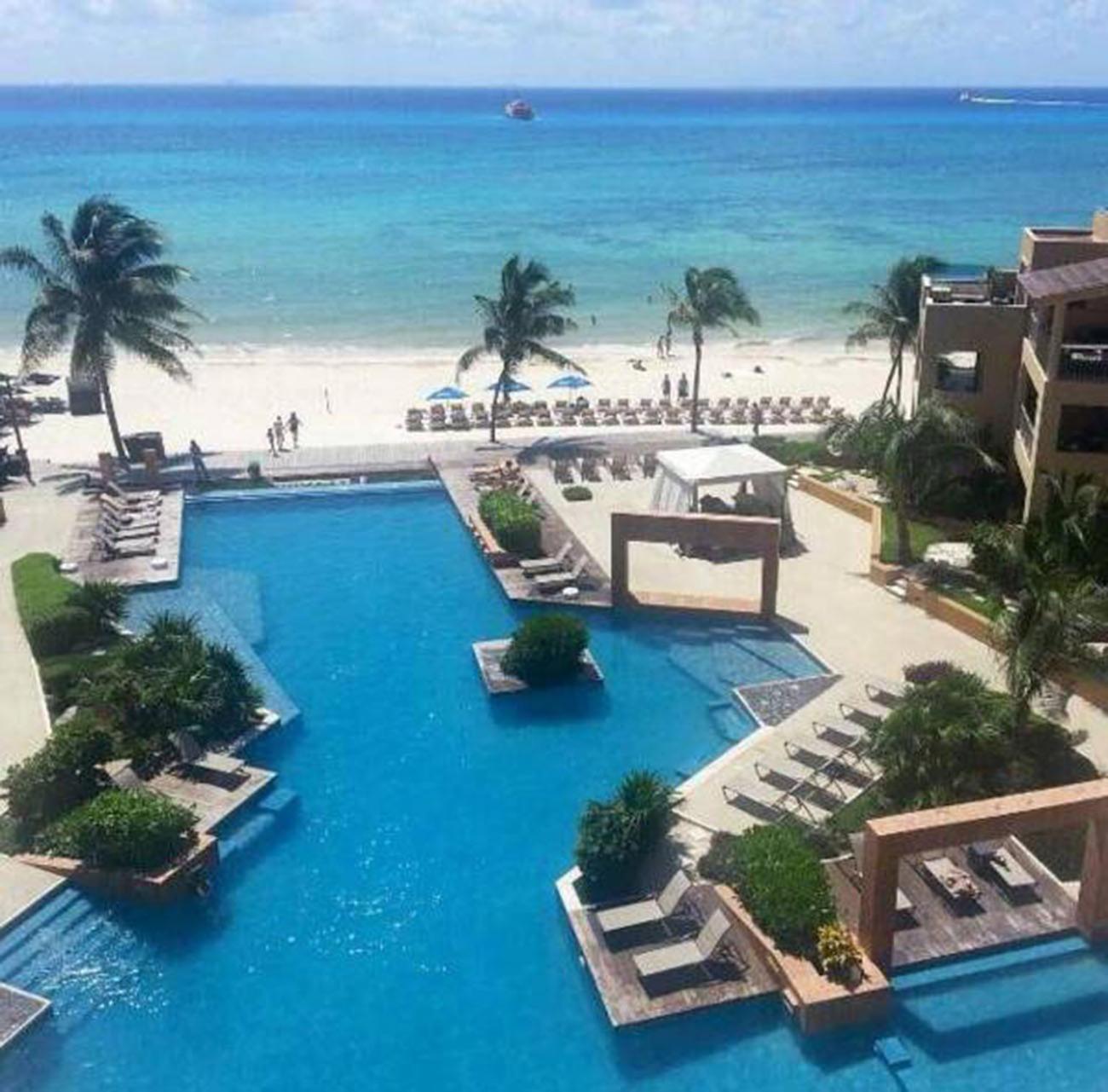 Large balcony on the ocean 2bdrs condo at ELFARO by DPM