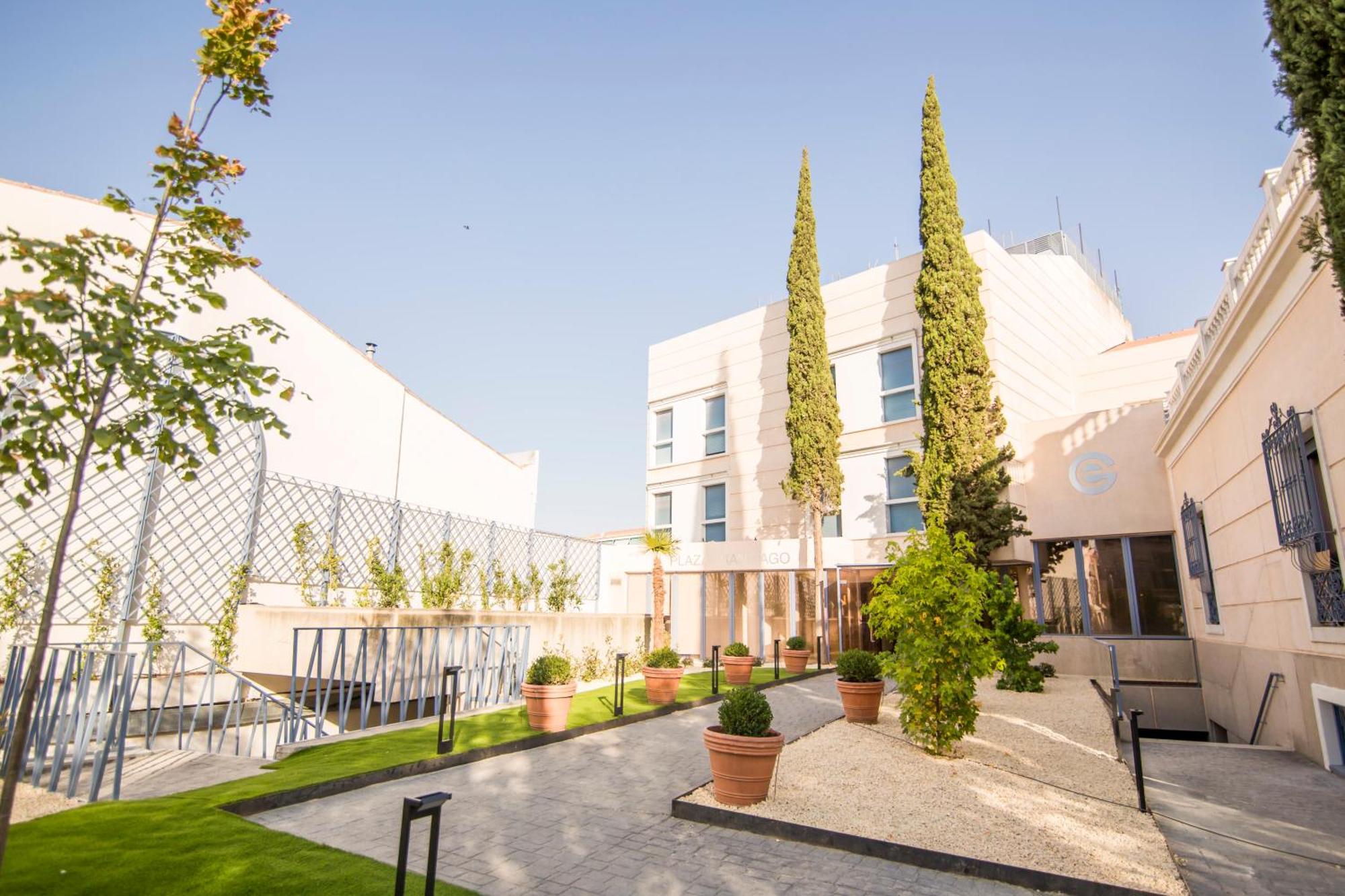 Apartamentos Plaza de Santiago - Estudios Turisticos - 1 LLAVE — foto 3