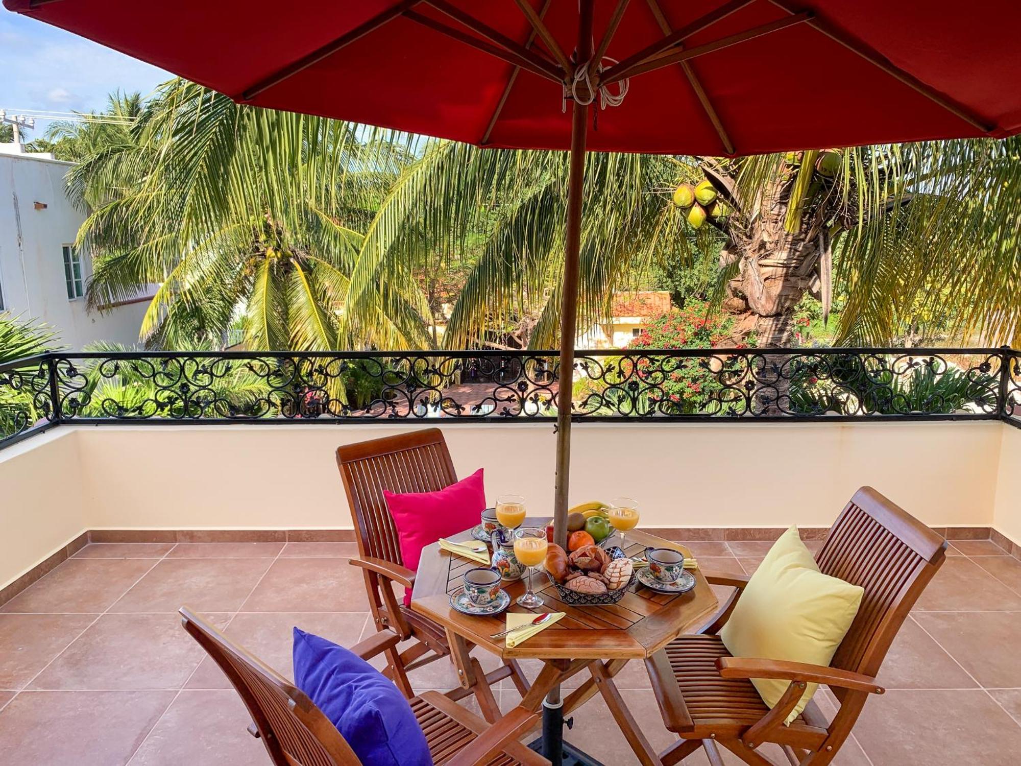 Casa Zarah - Hacienda Family Home - Pool and 2-Block to Beach, foto 8
