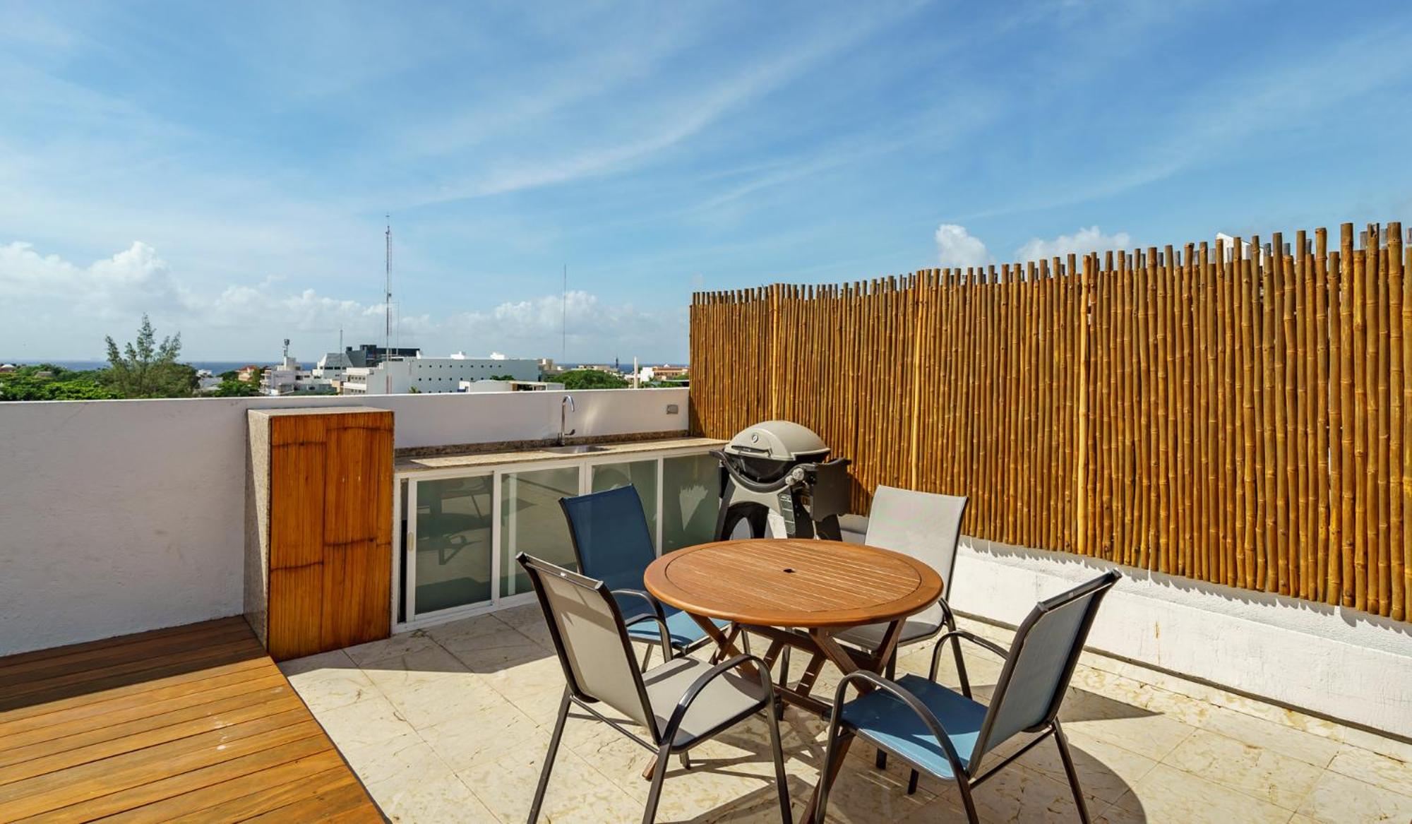 Duplex w Rooftop Plunge Pool – Walk to Beach, foto 9