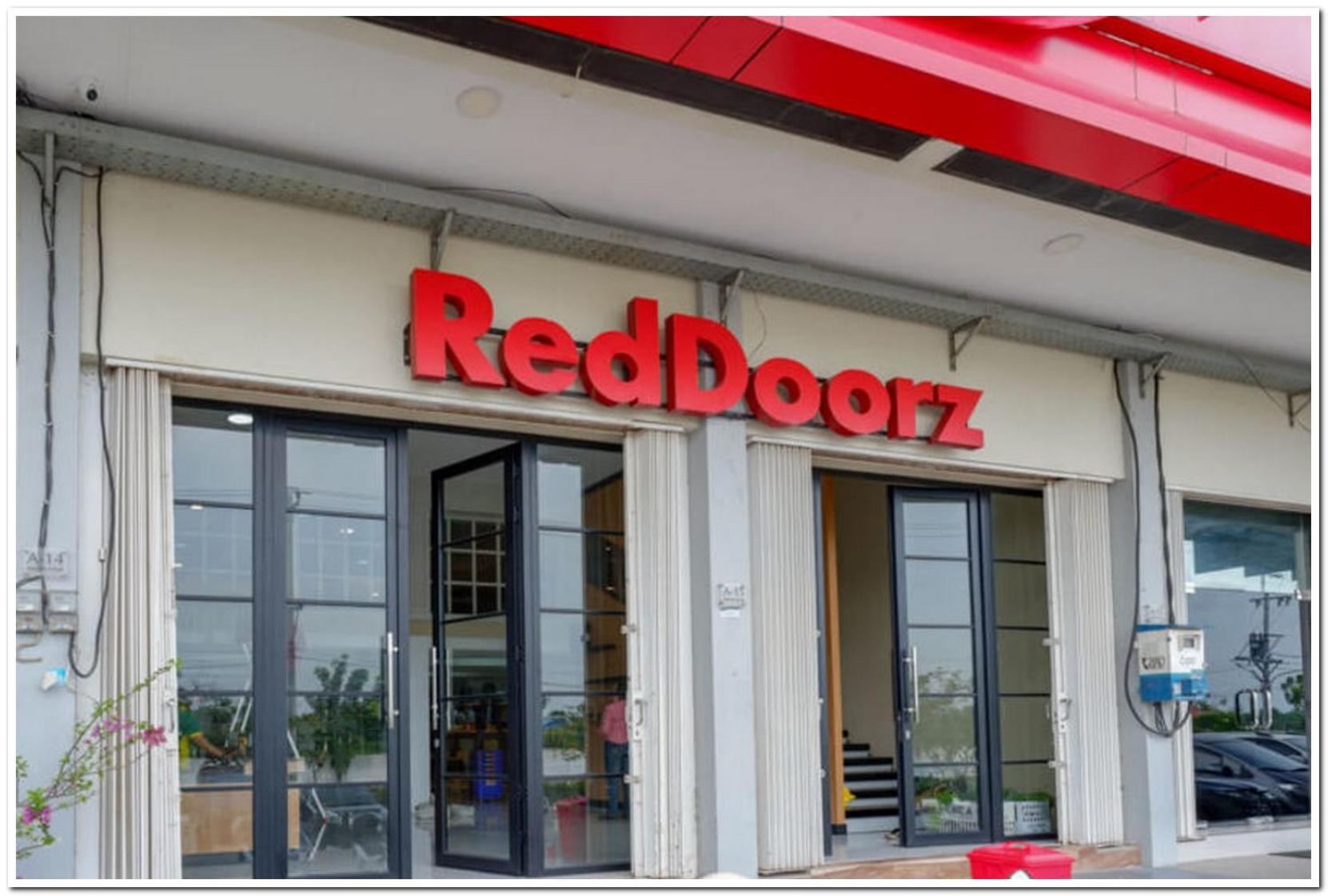 RedDoorz Plus @ Madukoro Raya Semarang — foto 4