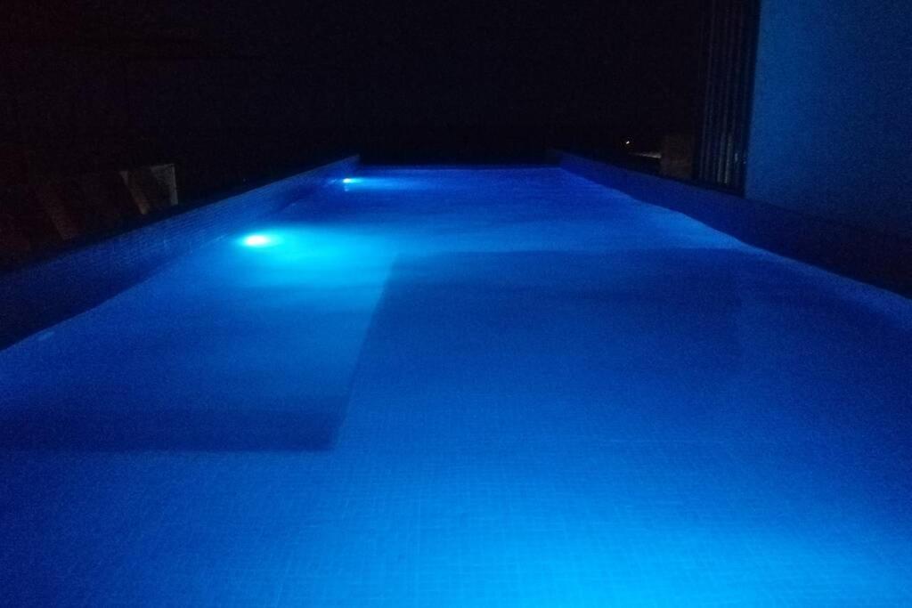 Modern 1 bedroom suite by beach Great location!, foto 7