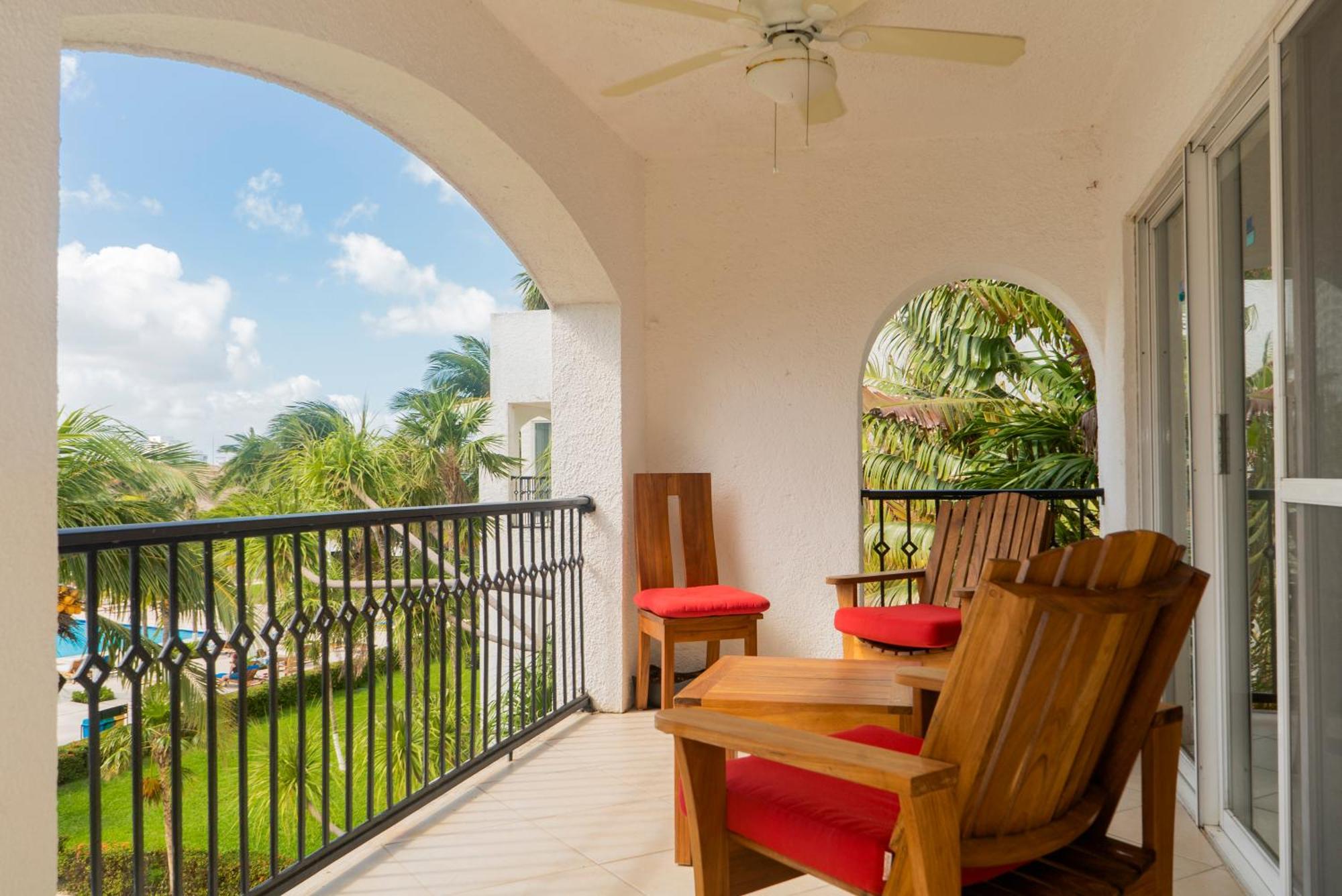 Oceanfront condo at voted best Cancun sandy beach, foto 12