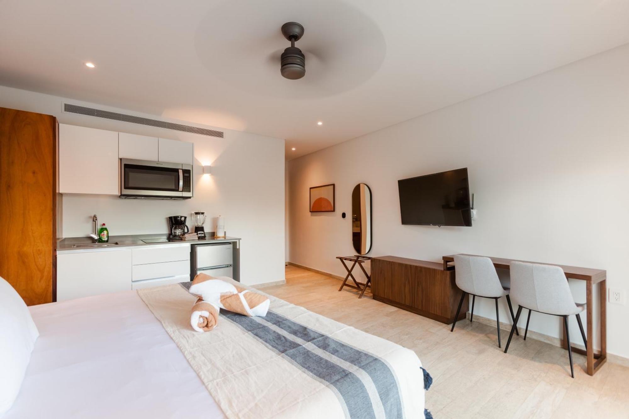 Your place in Town with Pool, coworking and gym located at Central Park Lagunas, foto 14