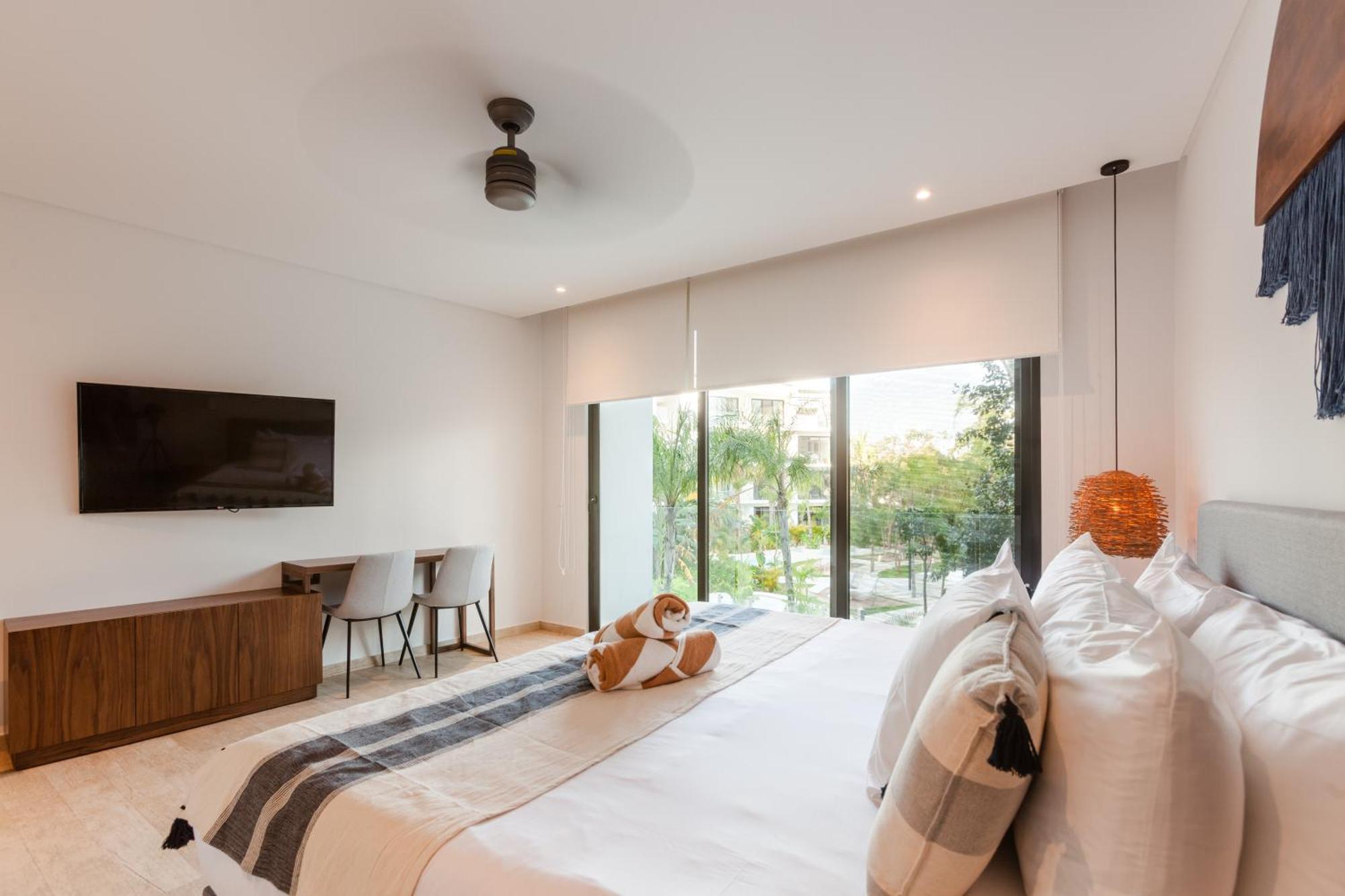 Your place in Town with Pool, coworking and gym located at Central Park Lagunas, foto 13
