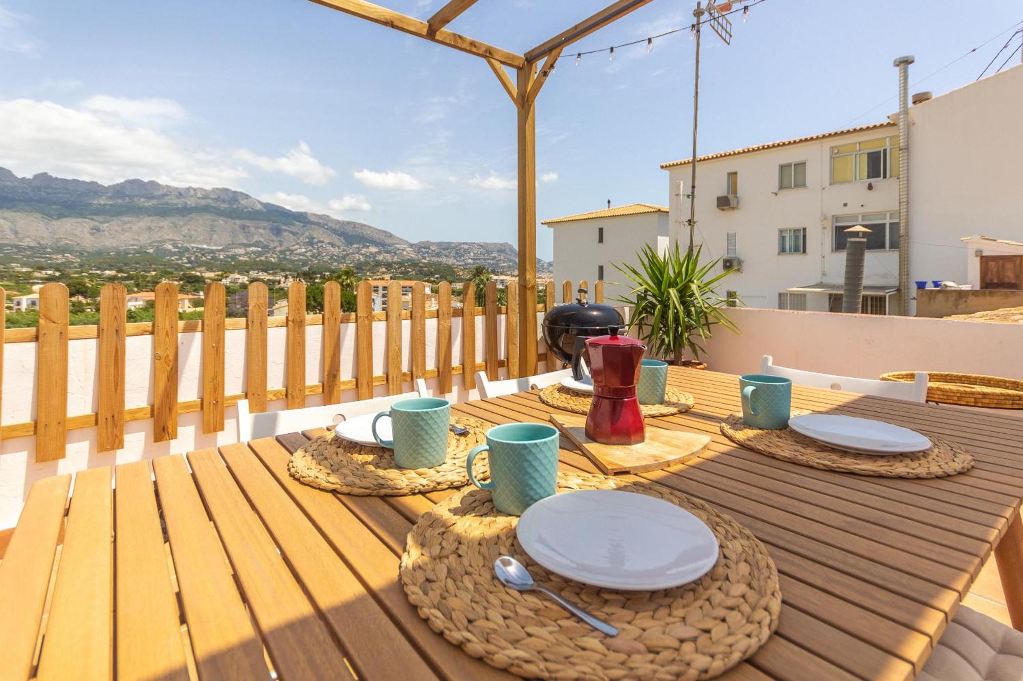 Wonderful Views Terrace 3BR Cottage - BBQ - AC