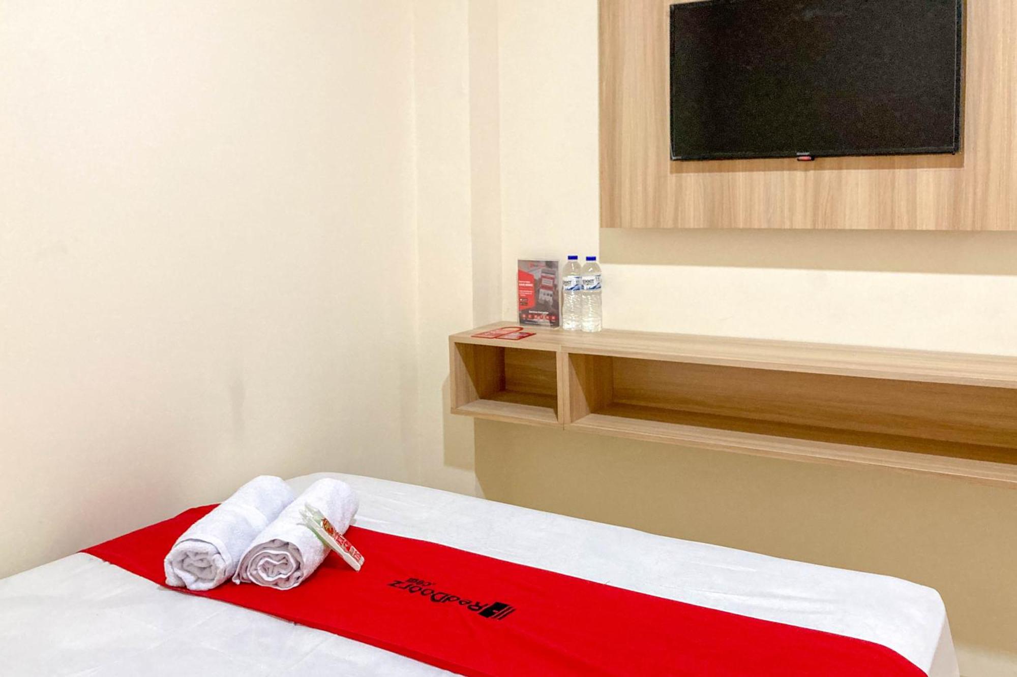RedDoorz near Sleman City Hall Yogyakarta — foto 4