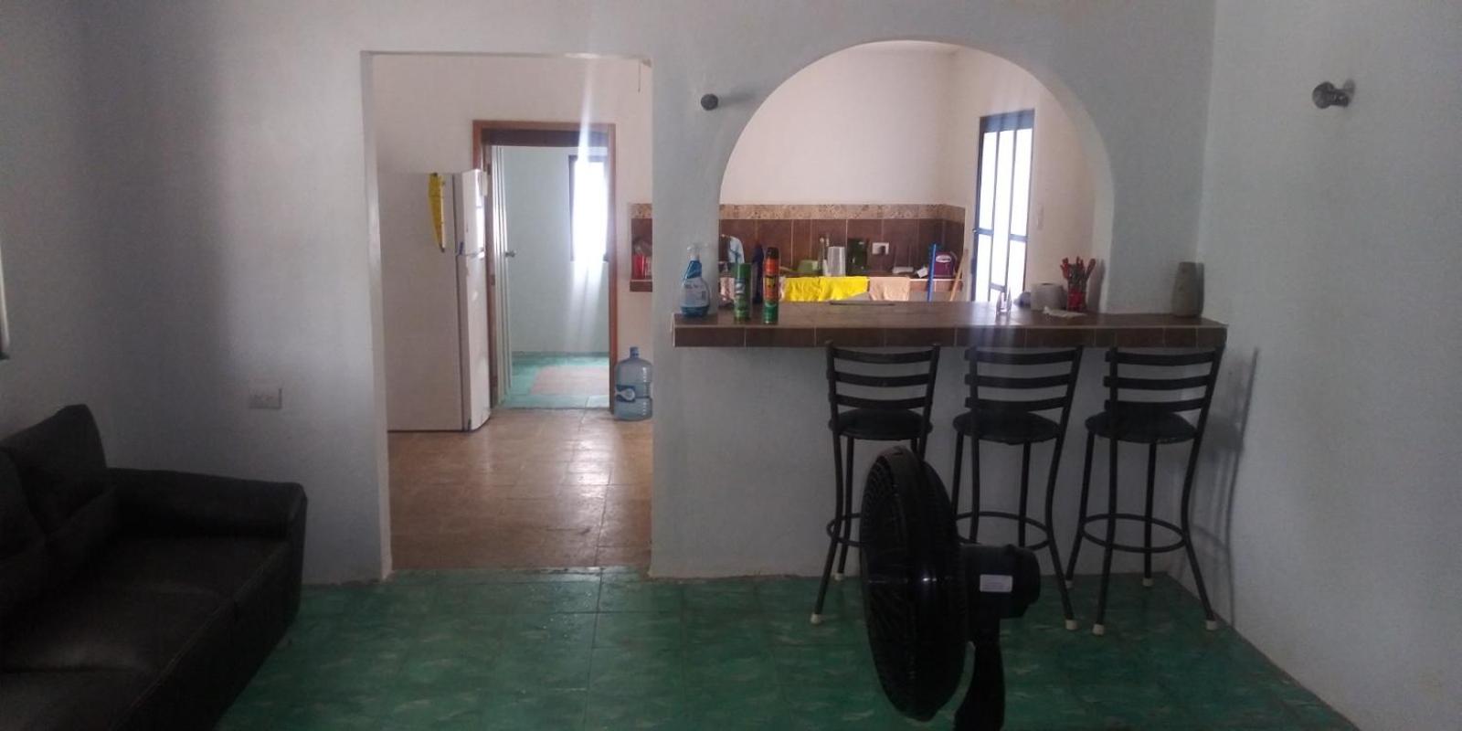 Apartment with 2 queen beds 1000 pesos per night