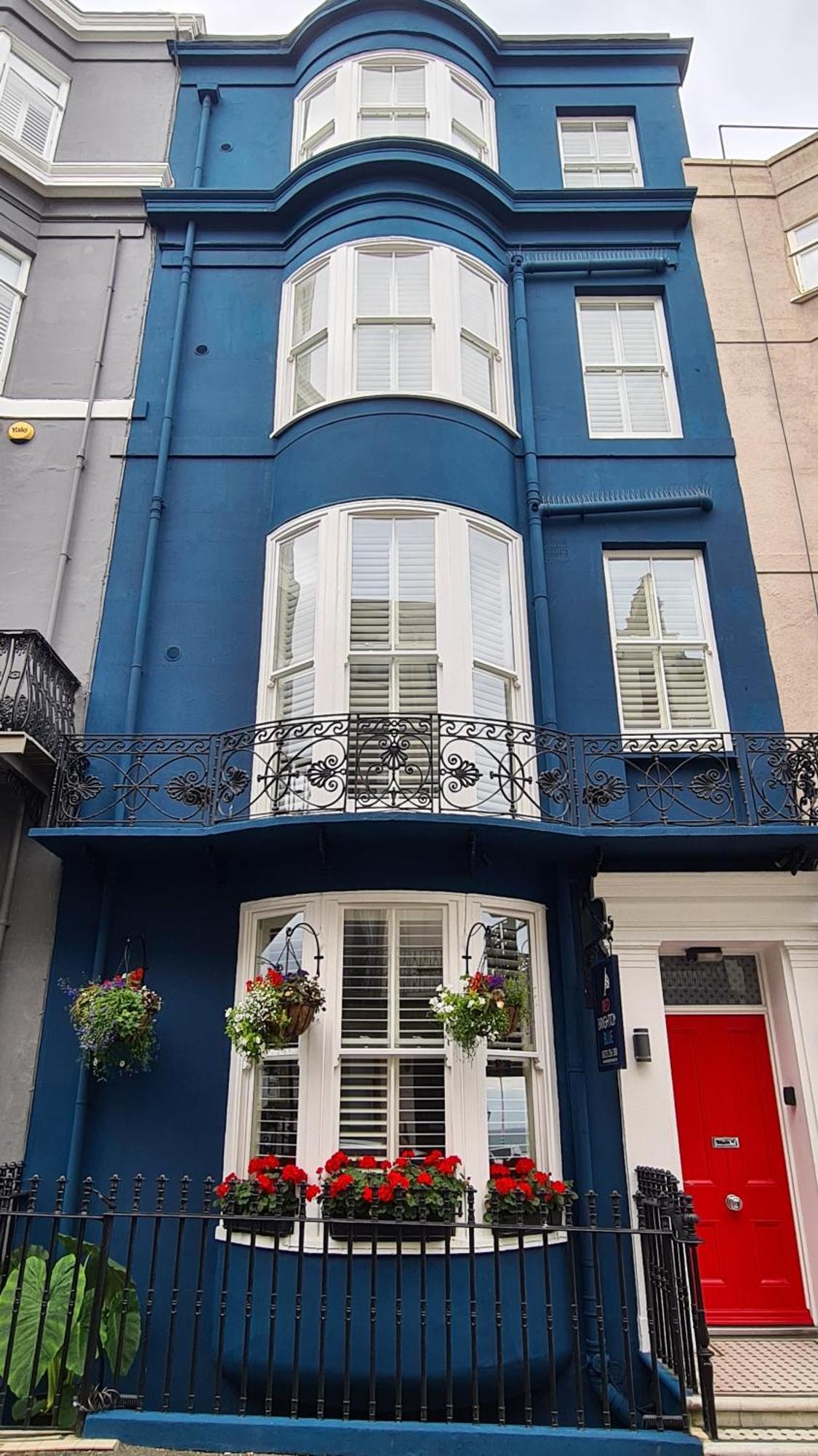 Red Brighton Blue — foto 5