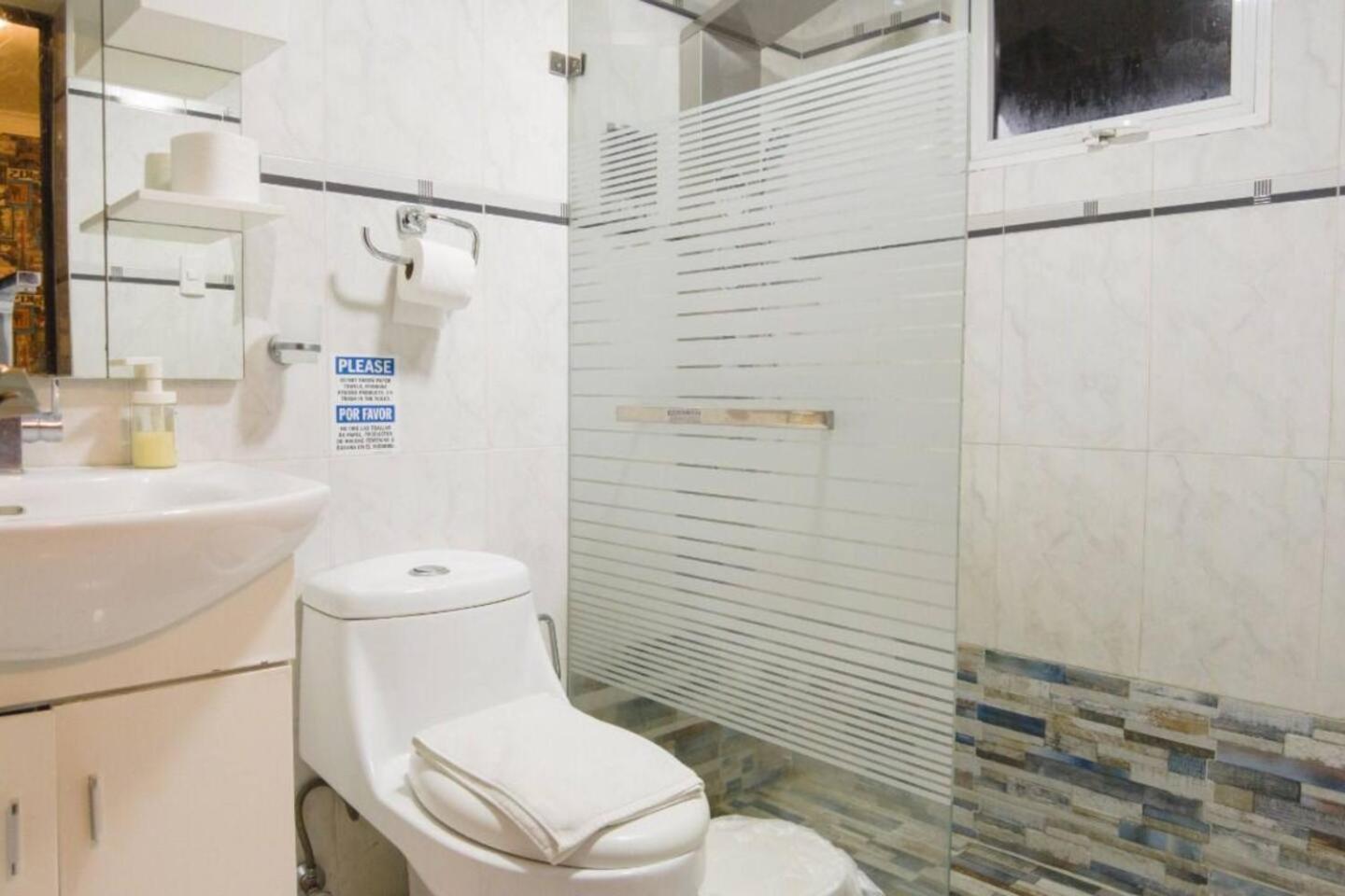 8-Bedroom Penthouse with Private Jacuzzi & Rooftop, foto 9