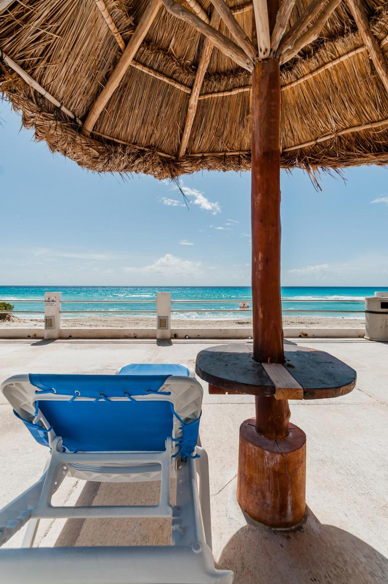 HotelZone L17 Beach Access, foto 13
