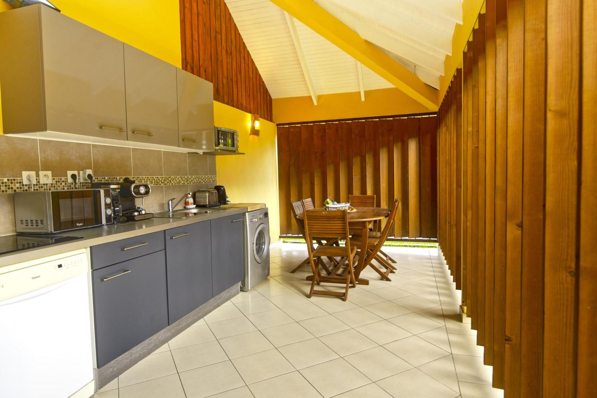Suite duplex avec piscine- jardin privée - 3 chambres - BED AND COFFEE FAMILY, imagen 2
