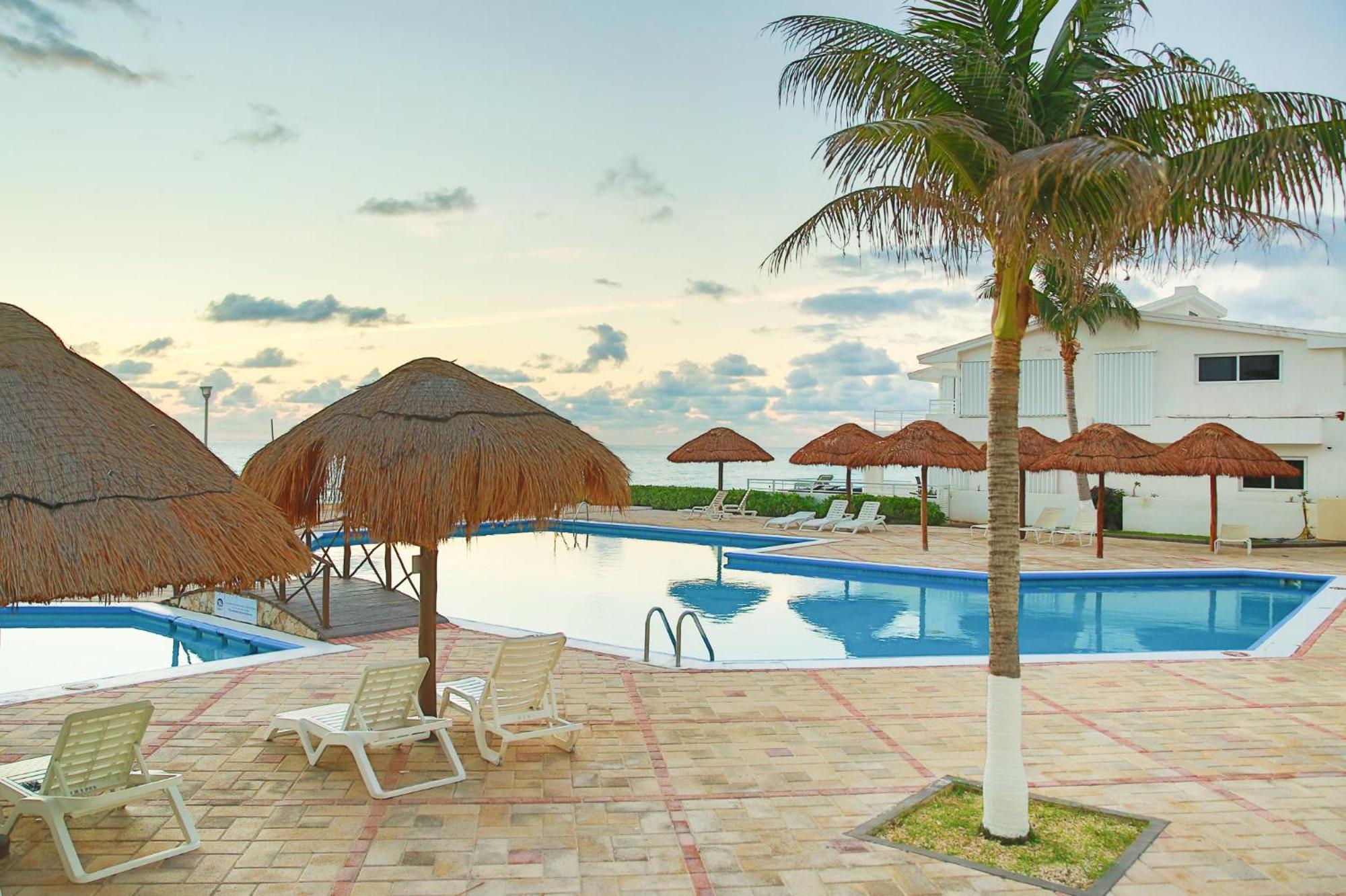 Brisas Shores Beach & OceanFront Apartments 1 or 2 bedrooms Cancun Hotel Zone, imagen 5