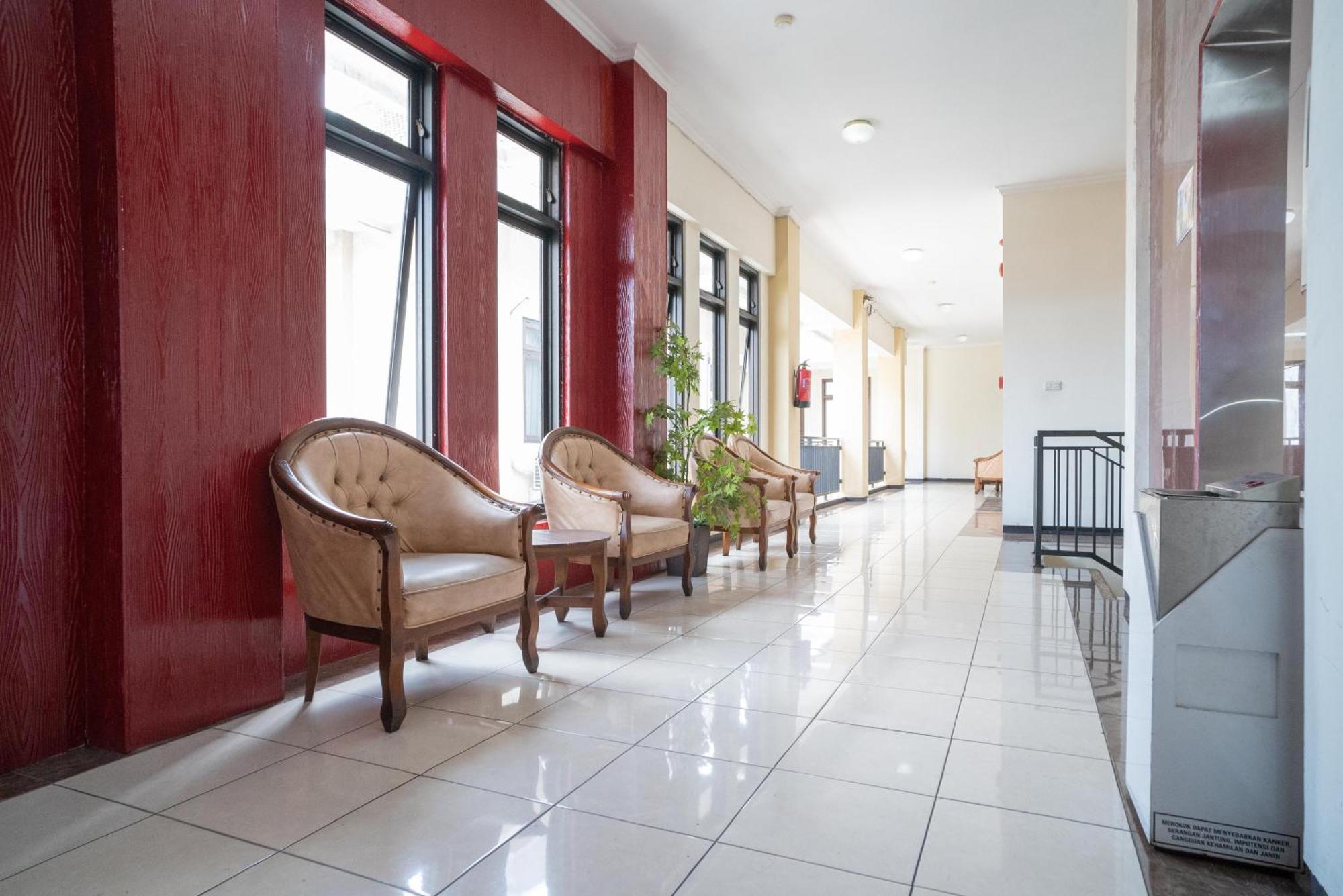 Urbanview Hotel de Kopen Malang by RedDoorz