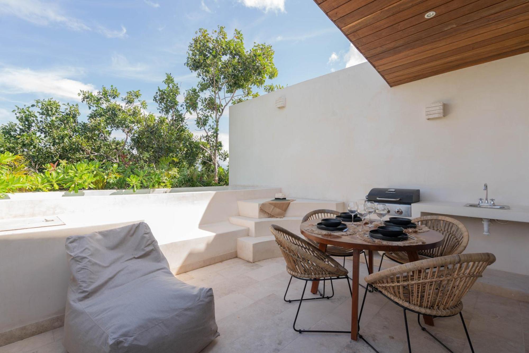 Modern 2BR Penthouse Concierge Gated community, imagen 2