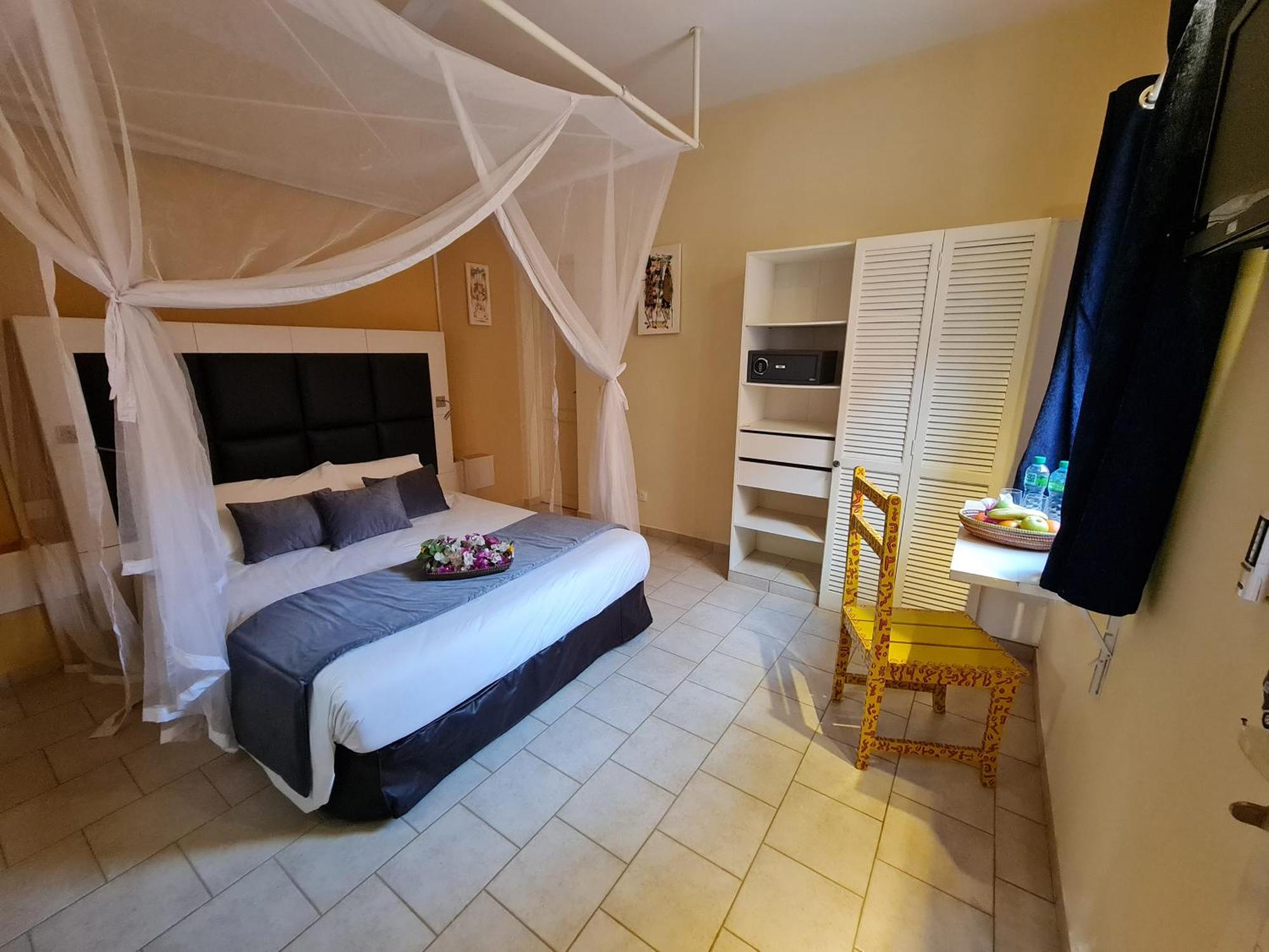 Le Souimanga Bleu Saly