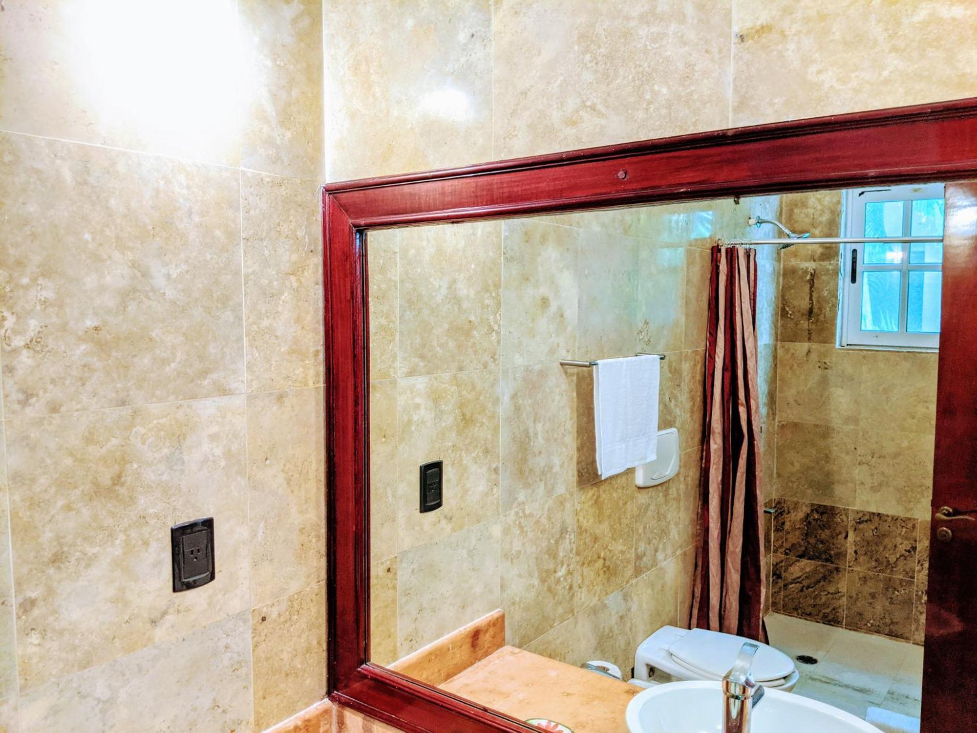 Castillo Playacar Fase 1 9br 3Kitchen Pool walk to Beach 5th Ave 25max, imagen 3