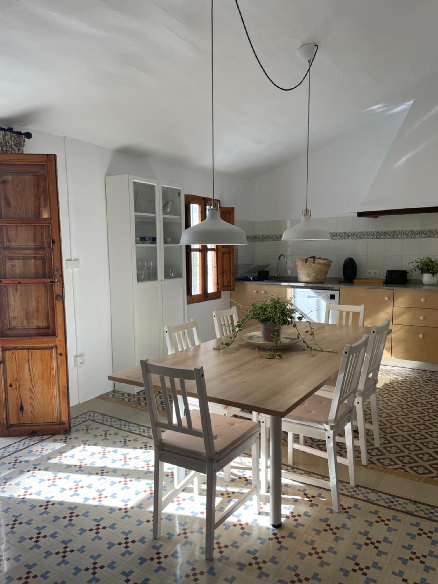 Encantadora casa con terraza a un minuto de la playa