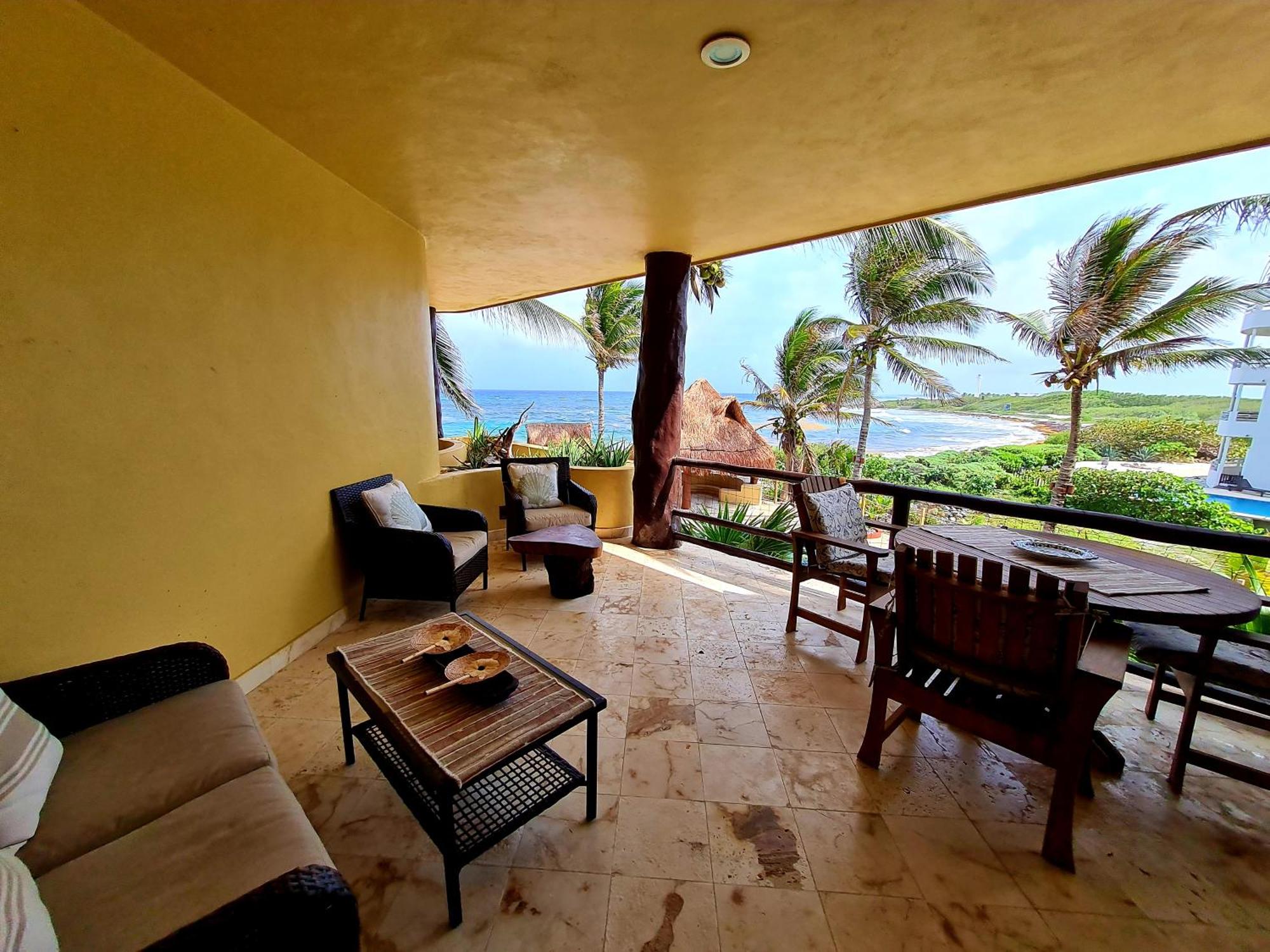 STYLISH OCEANFRONT CONDO with POOL, imagen 4
