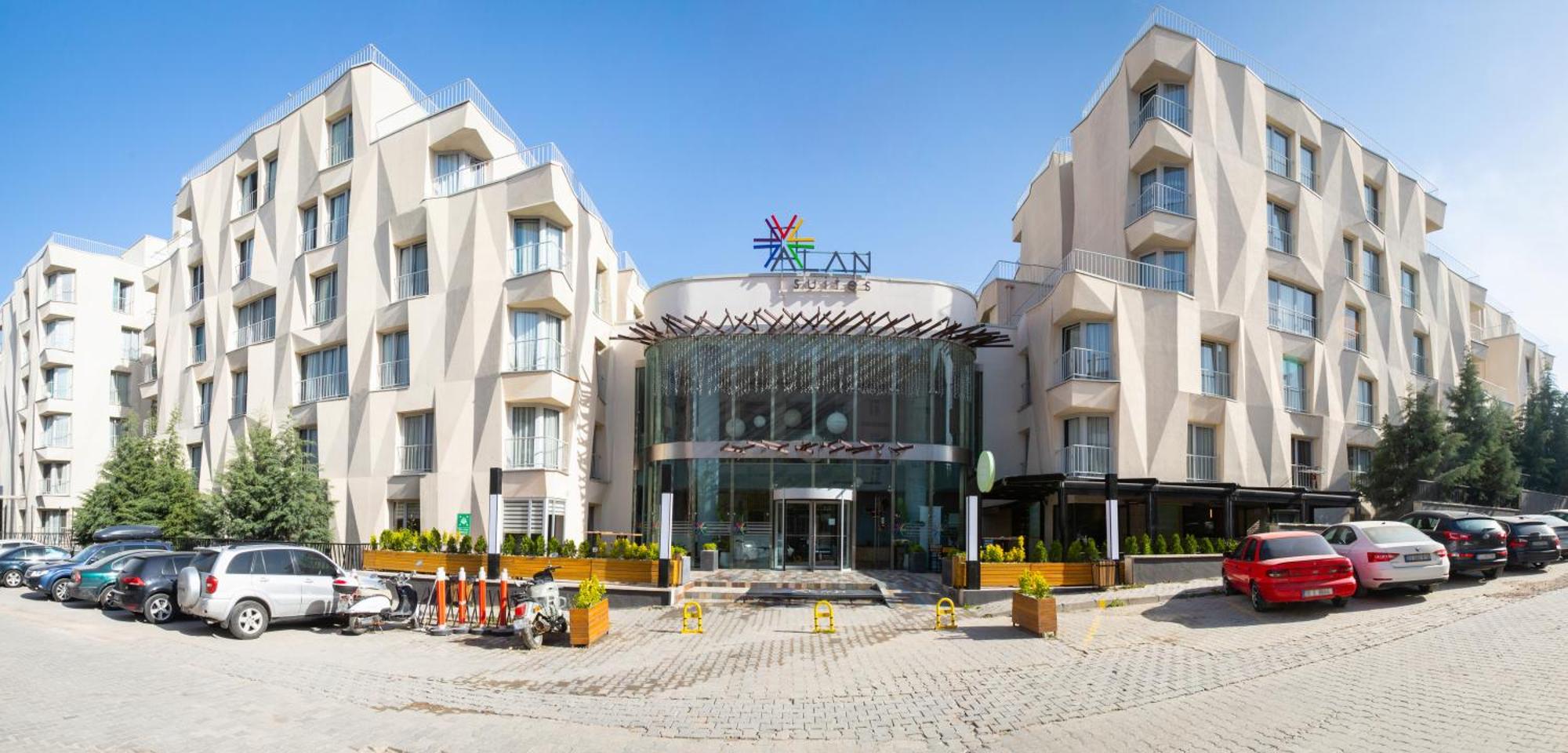 1. Alan Suites