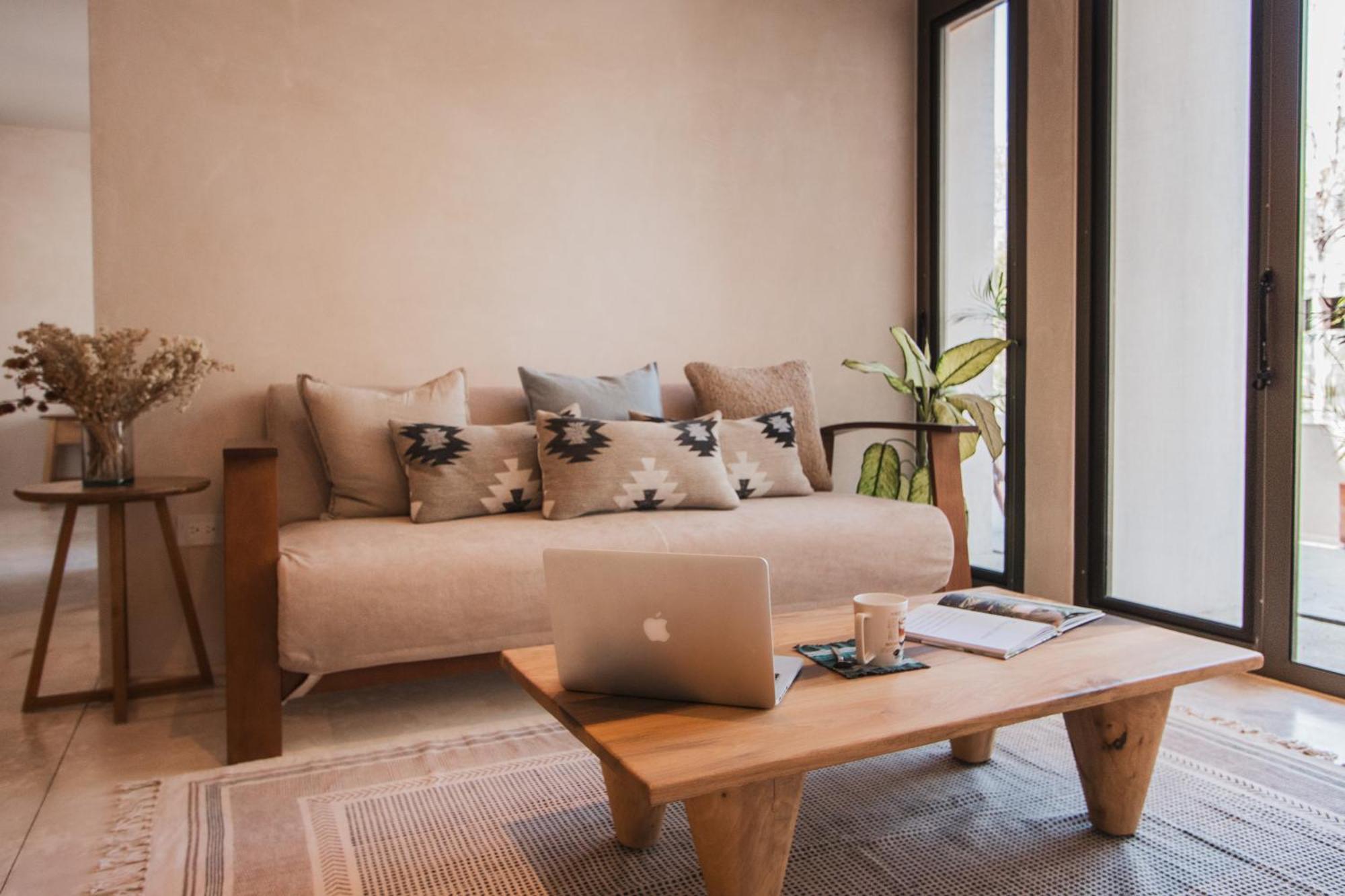 Spacious 2BR apt · Wide balcony w/tub & Yoga deck, foto 13