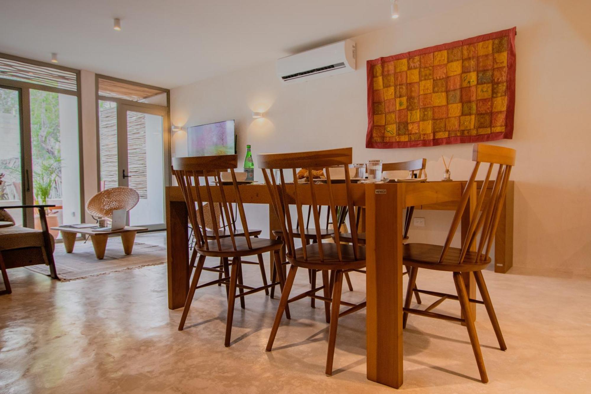 Spacious 2BR apt · Wide balcony w/tub & Yoga deck, foto 8