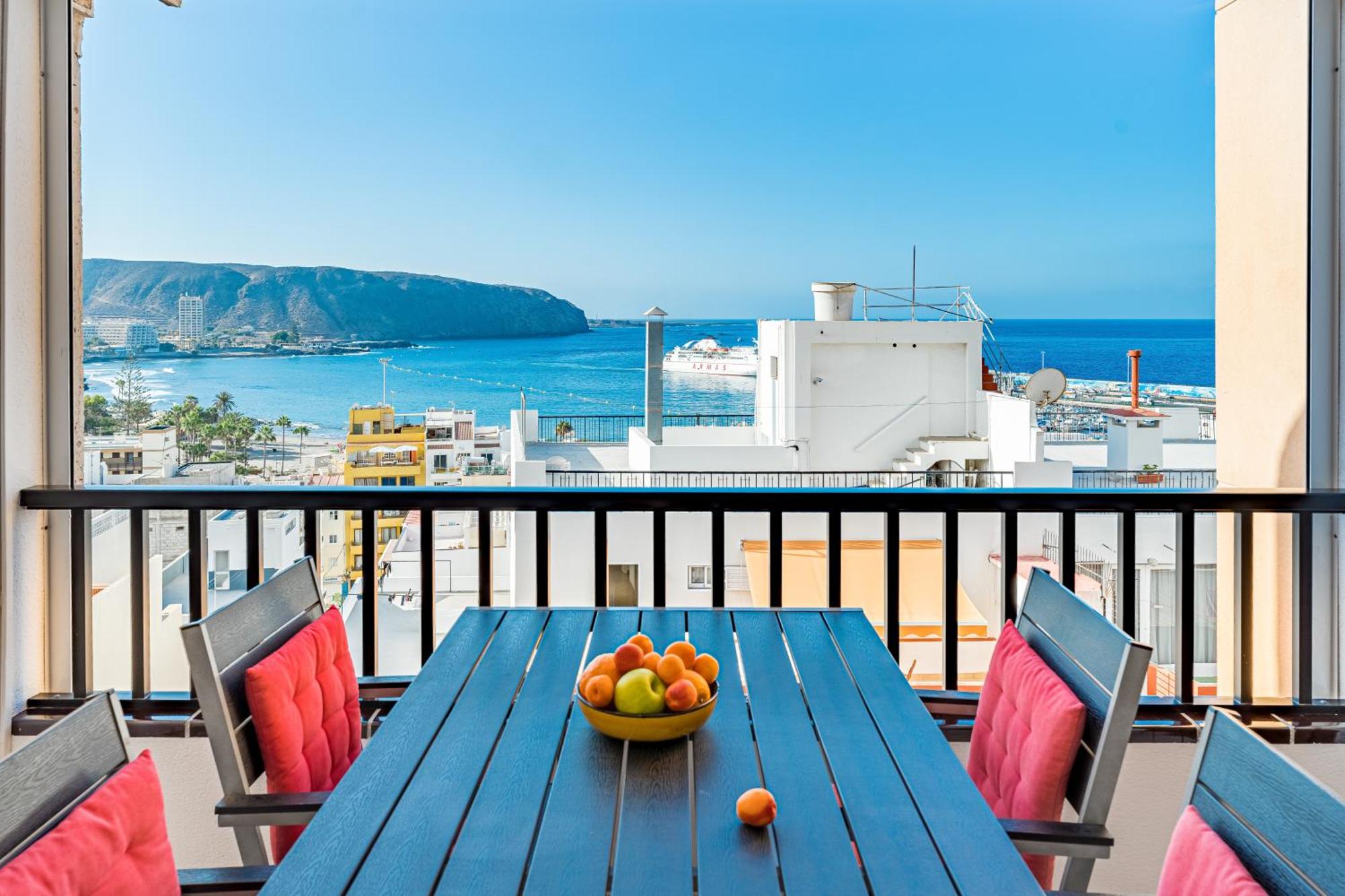 Cosy apartment with sea view en el centro Los Cristianos