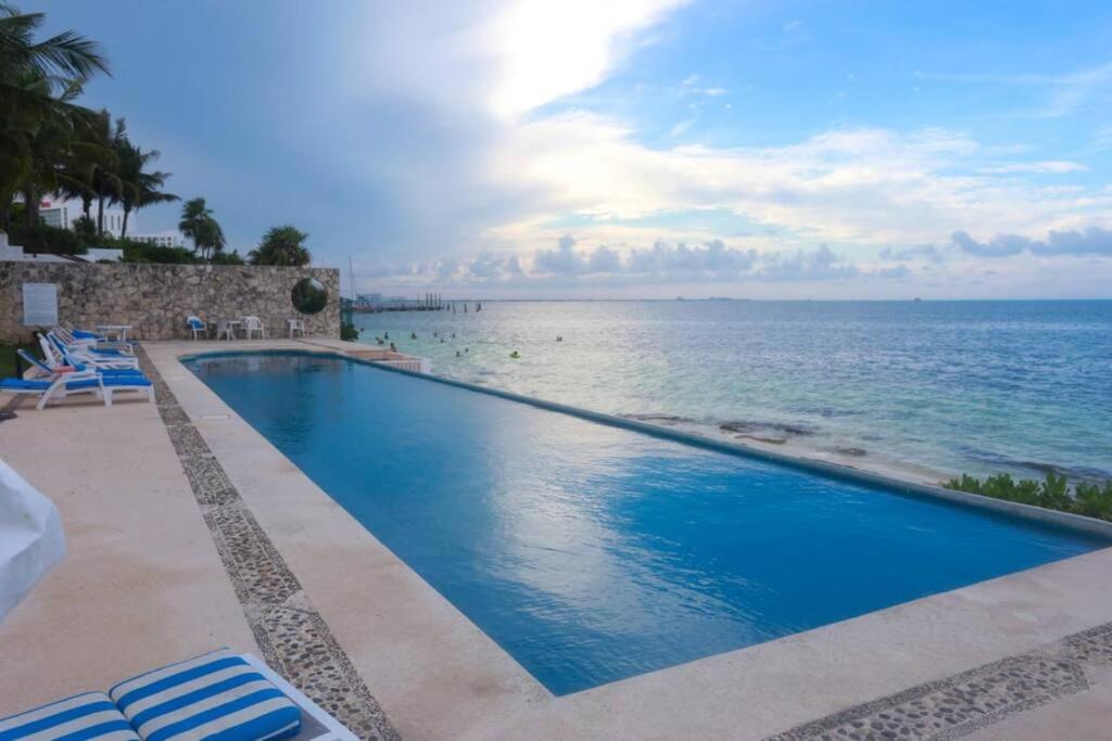 beach front apartment hotel zone