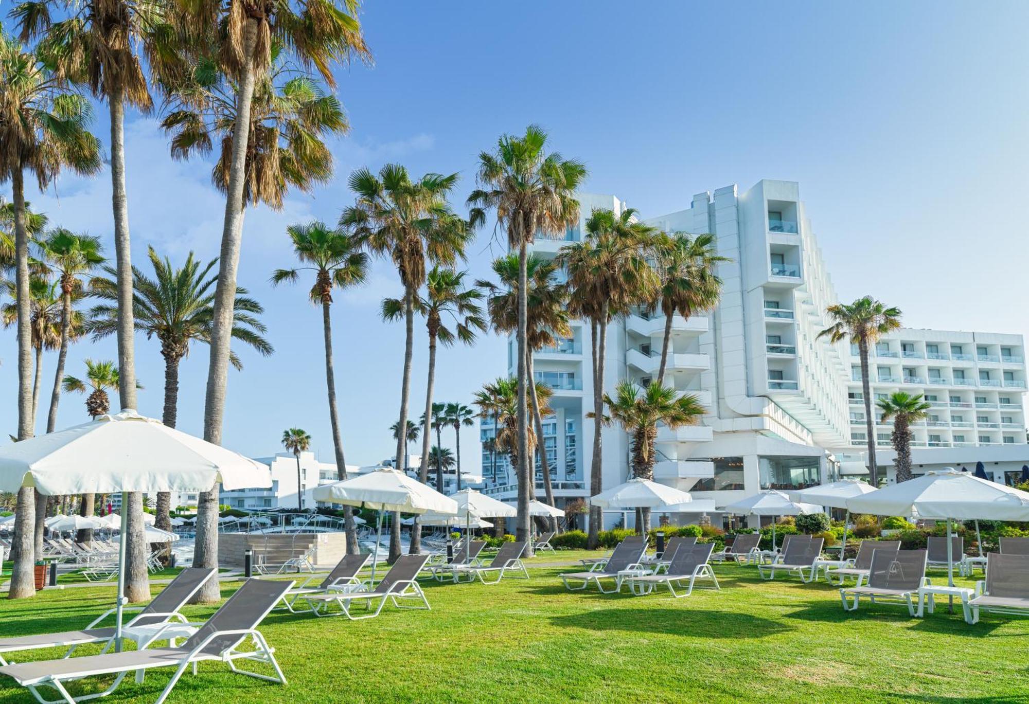 4. Leonardo Plaza Cypria Maris Beach Hotel & Spa
