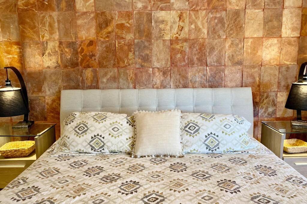Charming Lagoon front Villa by CASA PARAISO, imagen 3