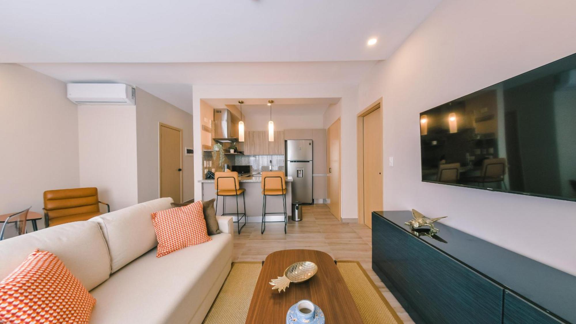 Fully Serviced Apartment at Regatta Living II - 304, imagen 2