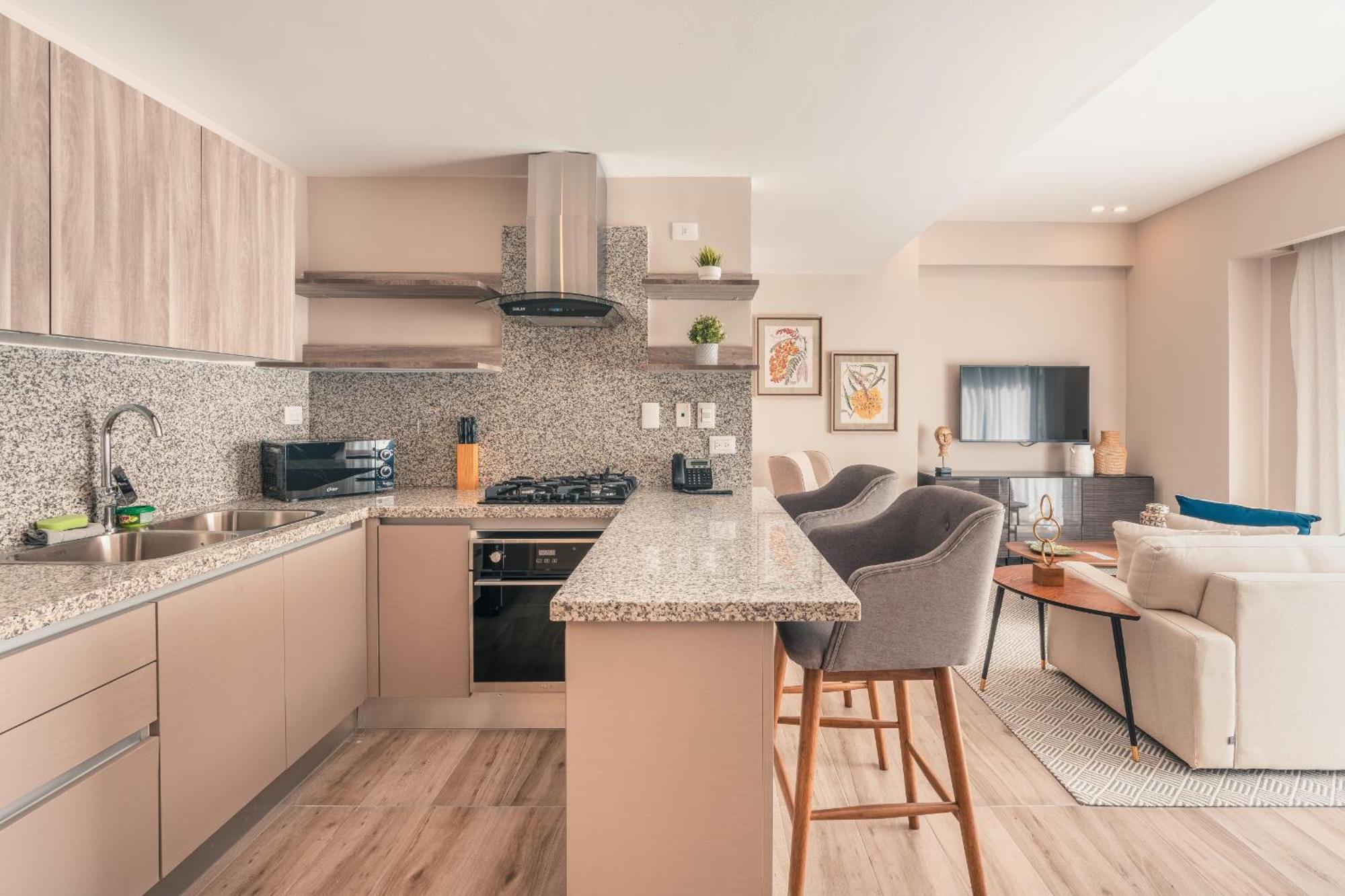 Apartment at Regatta Living II - 406 fully-equipped, foto 12