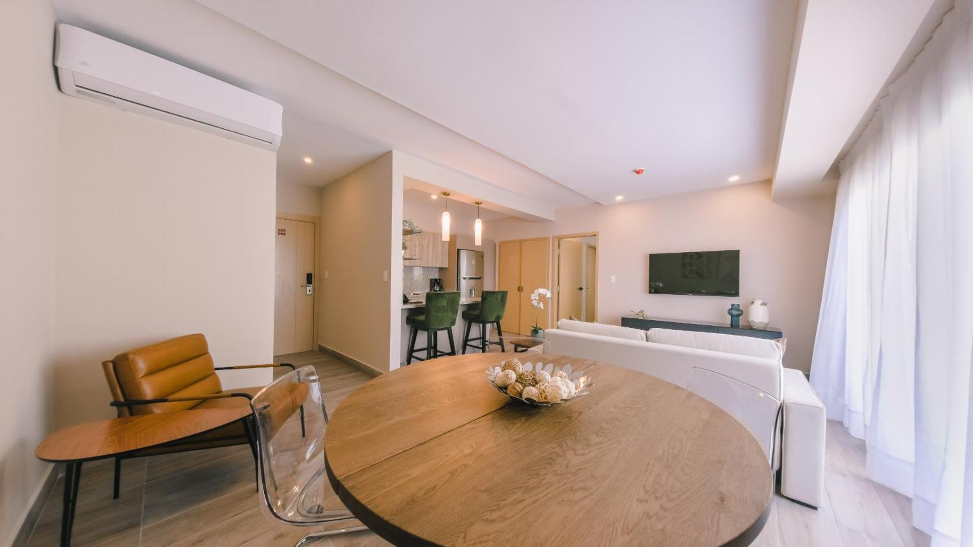 Fully Serviced Apartment at Regatta Living II - 905, imagen 4