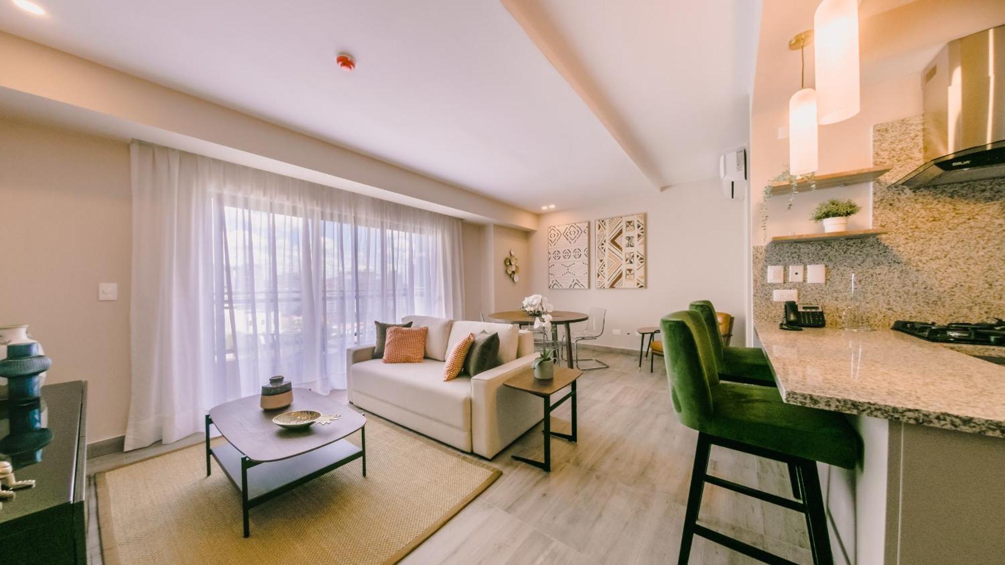 Fully Serviced Apartment at Regatta Living II - 905, imagen 3