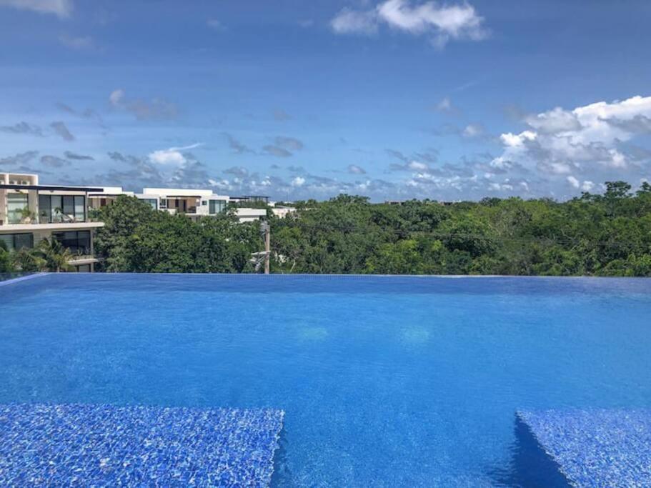 EXCLUSIVE BUILDING INFINITY POOL AND GYM RESTAURANTS AND BAR DISTRICT NEARBy, imagen 4