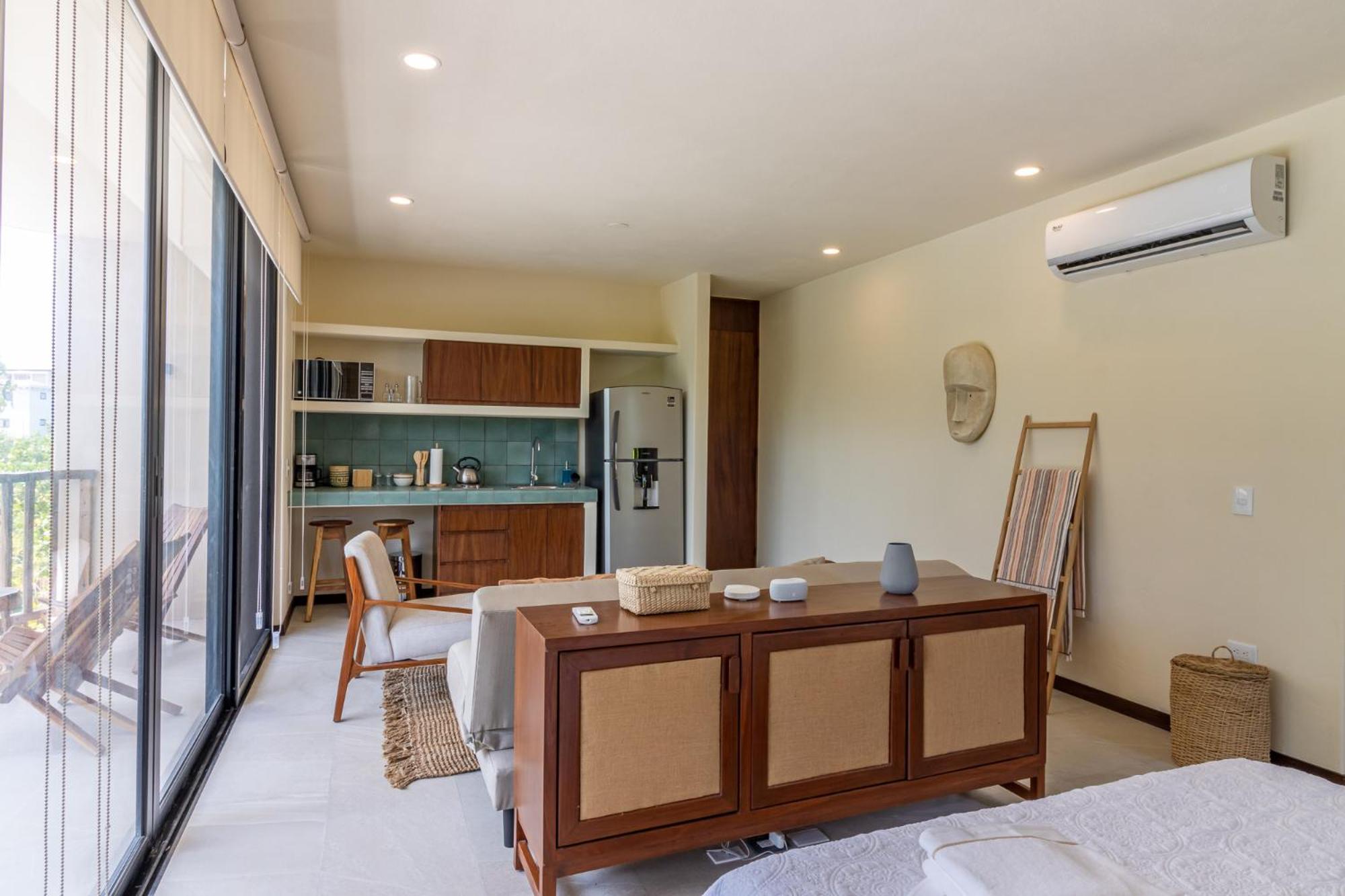 Beautiful Loft Steps From The Beach in Punta Cocos - D101, imagen 3