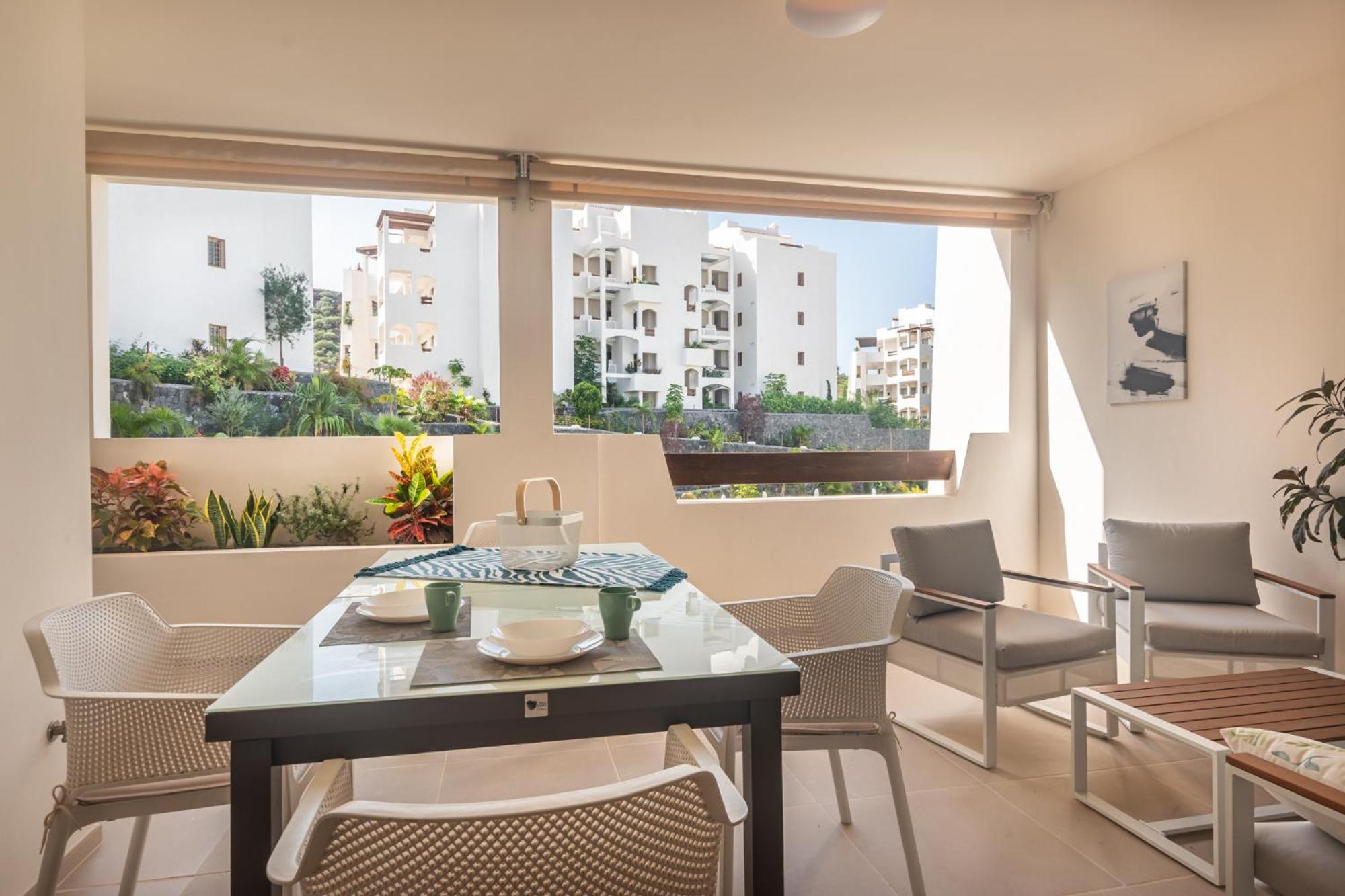 Jardines - Tabor 1 2 POOL VIEW 1B
